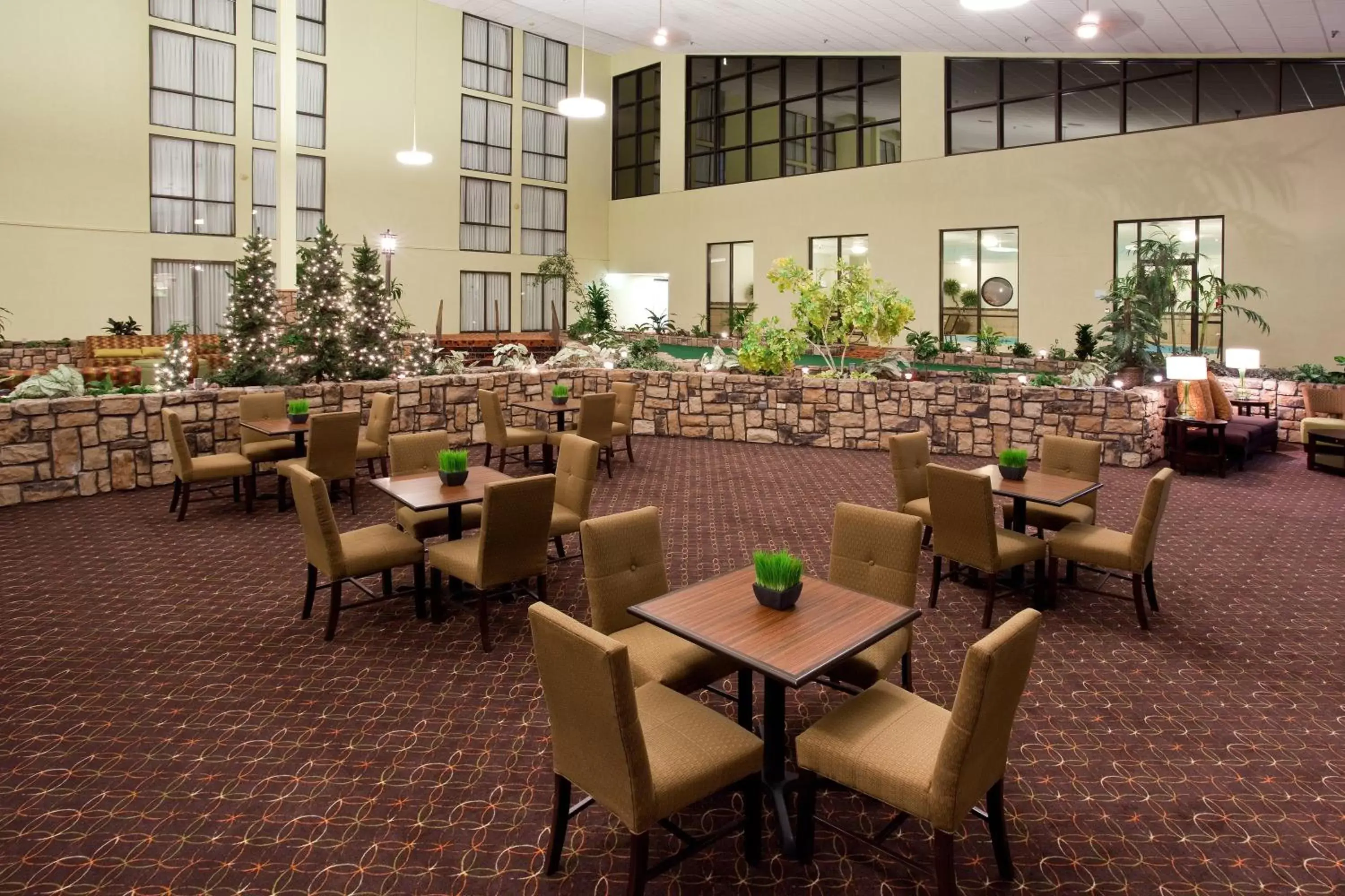 Lobby or reception, Restaurant/Places to Eat in Ramada Plaza by Wyndham Sheridan Hotel & Convention Center