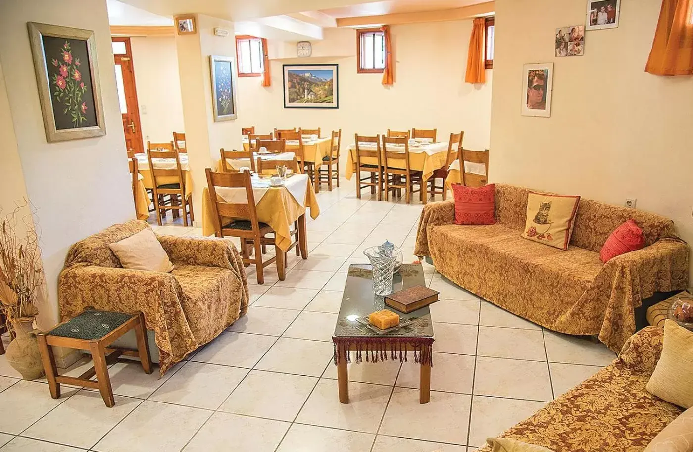 Restaurant/places to eat, Lounge/Bar in Megim Hotel