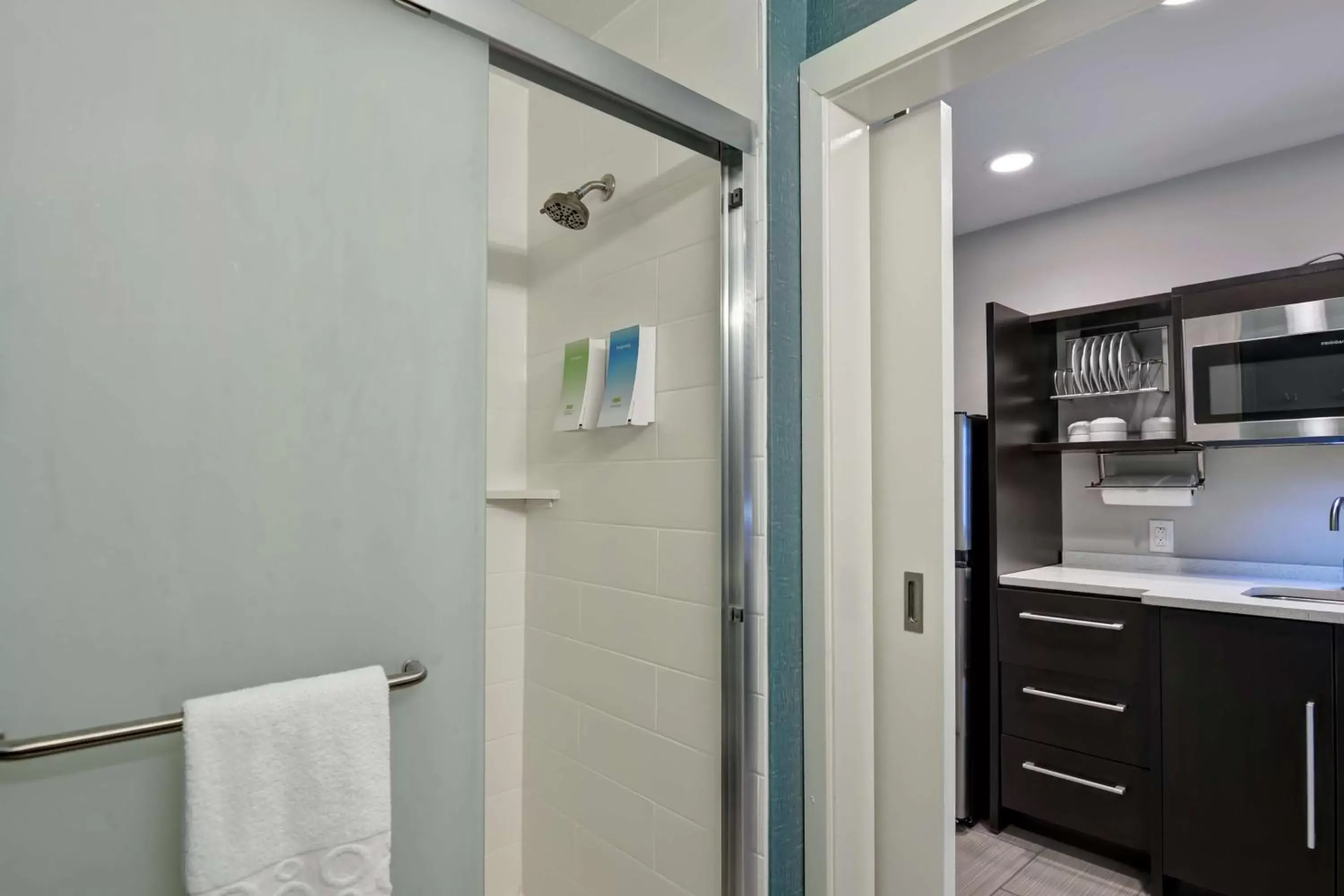 Bathroom, Kitchen/Kitchenette in Home2 Suites Pensacola I-10 At North Davis Hwy