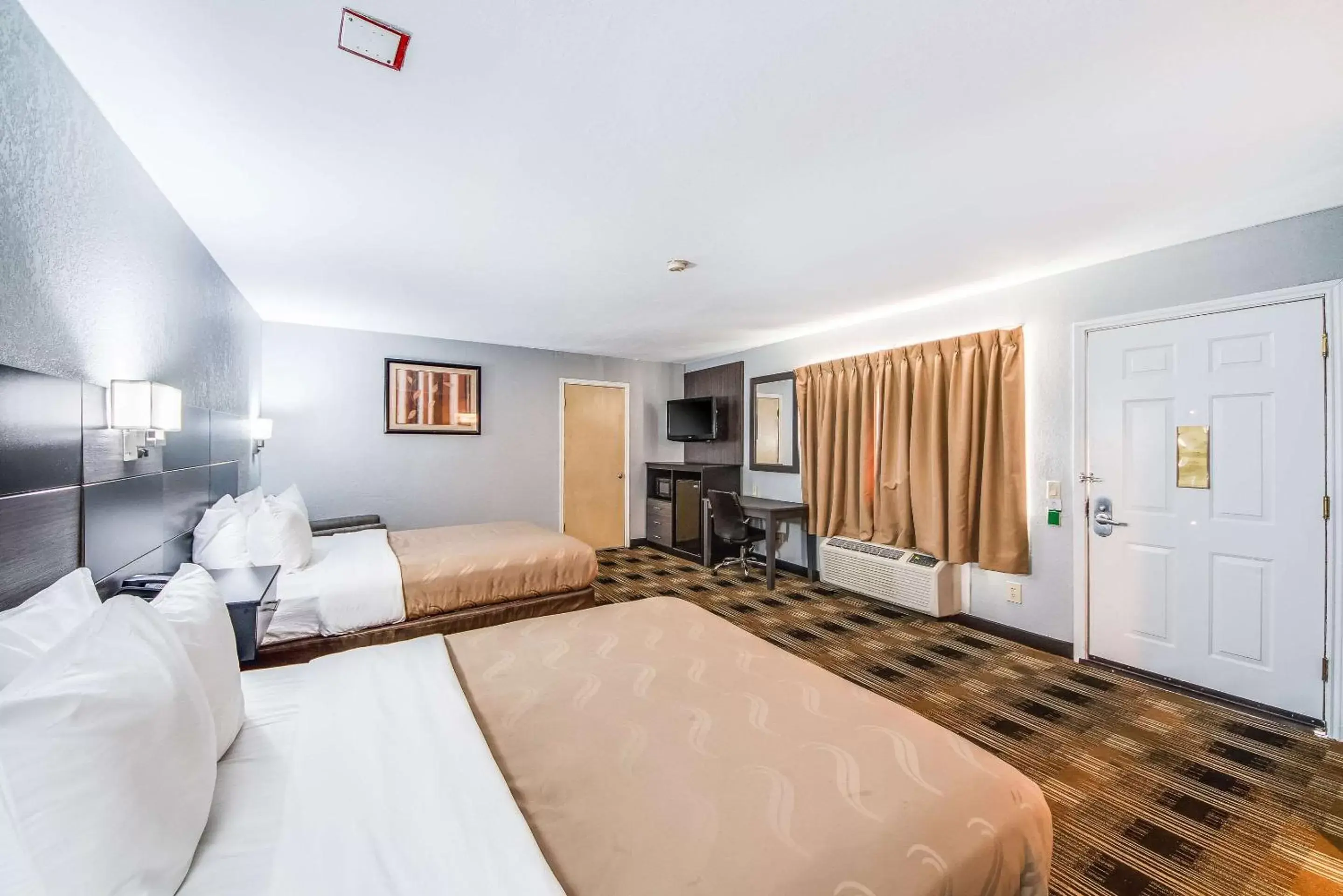 Queen Room with Two Queen Beds - Accessible/Non-Smoking in Quality Inn Near Medical Center Queen Room with Two Queen Beds - Accessible/Non-Smoking in Quality Inn Near Medical Center