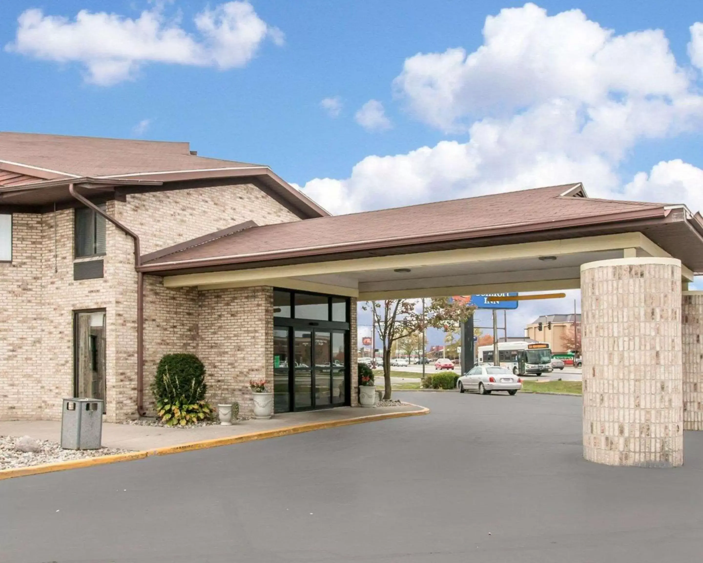 Property building in Comfort Inn Maumee - Perrysburg Area