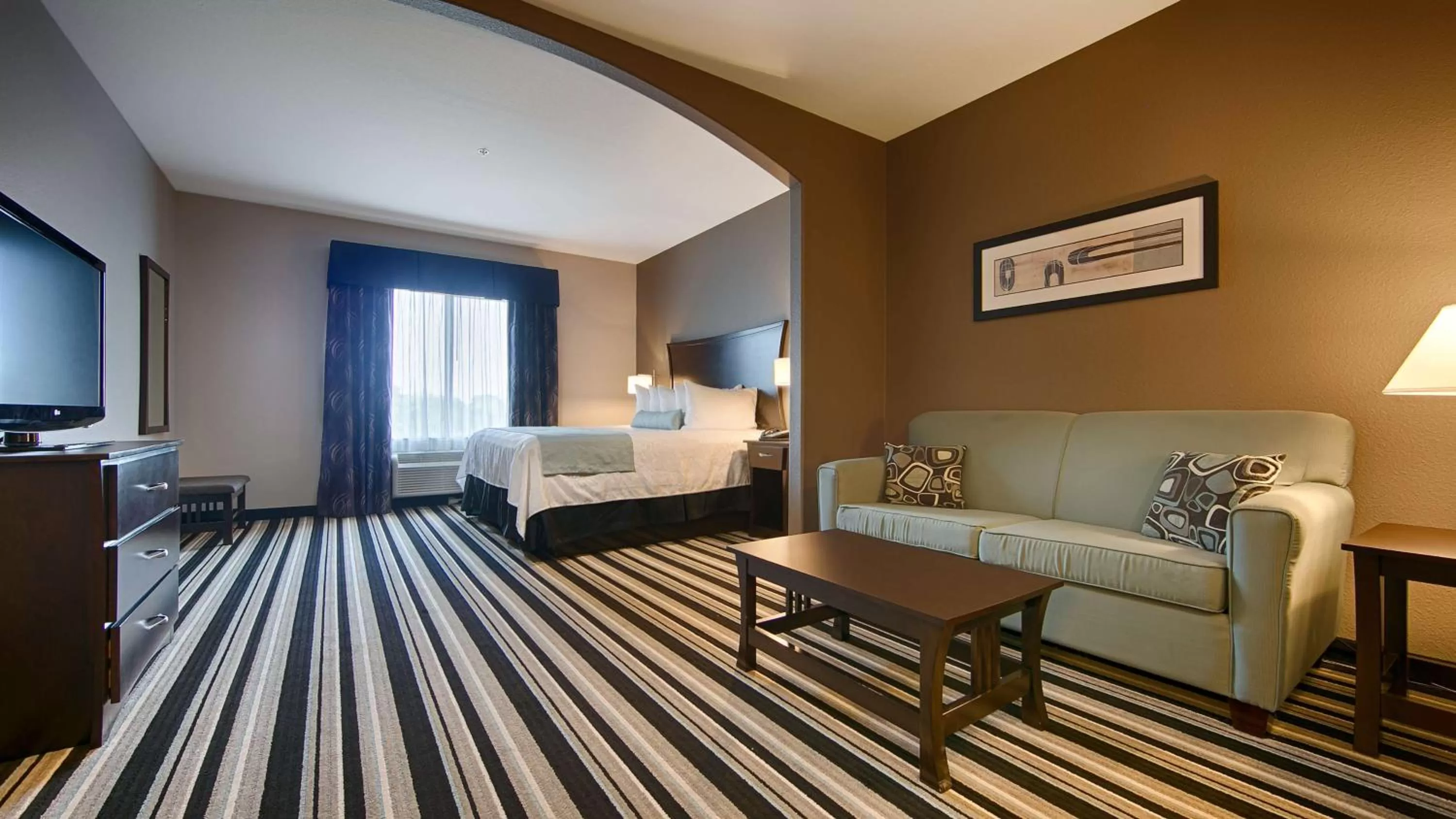 King Suite - Non-Smoking in Best Western Plus Sand Bass Inn and Suites