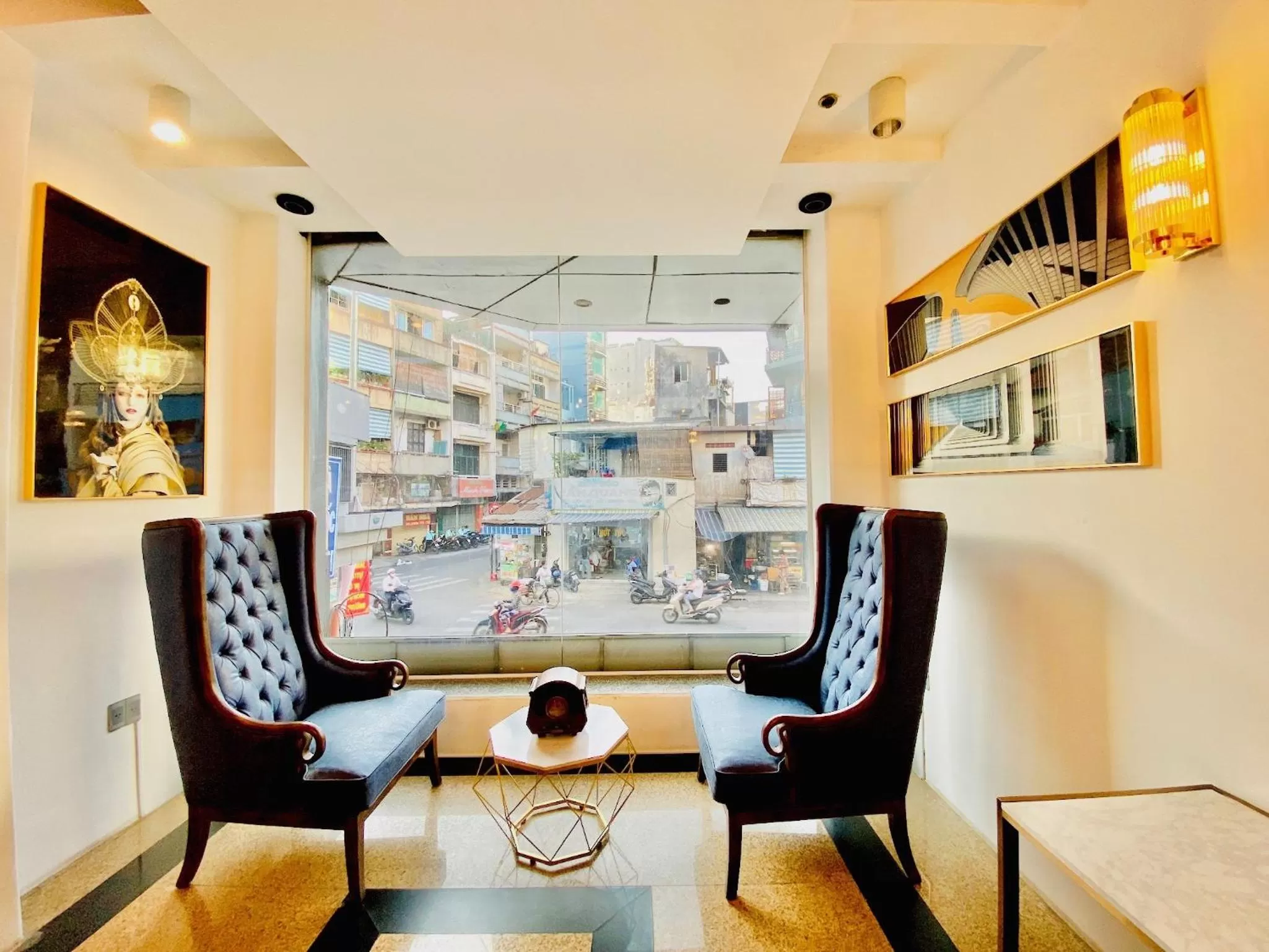 Communal lounge/ TV room in A In Hotel Del Luna