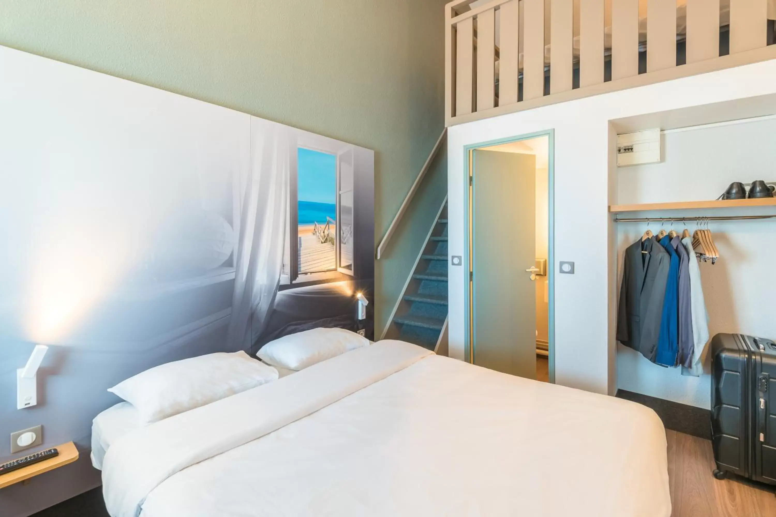 Bedroom, Bed in B&B HOTEL Saint-Nazaire Trignac
