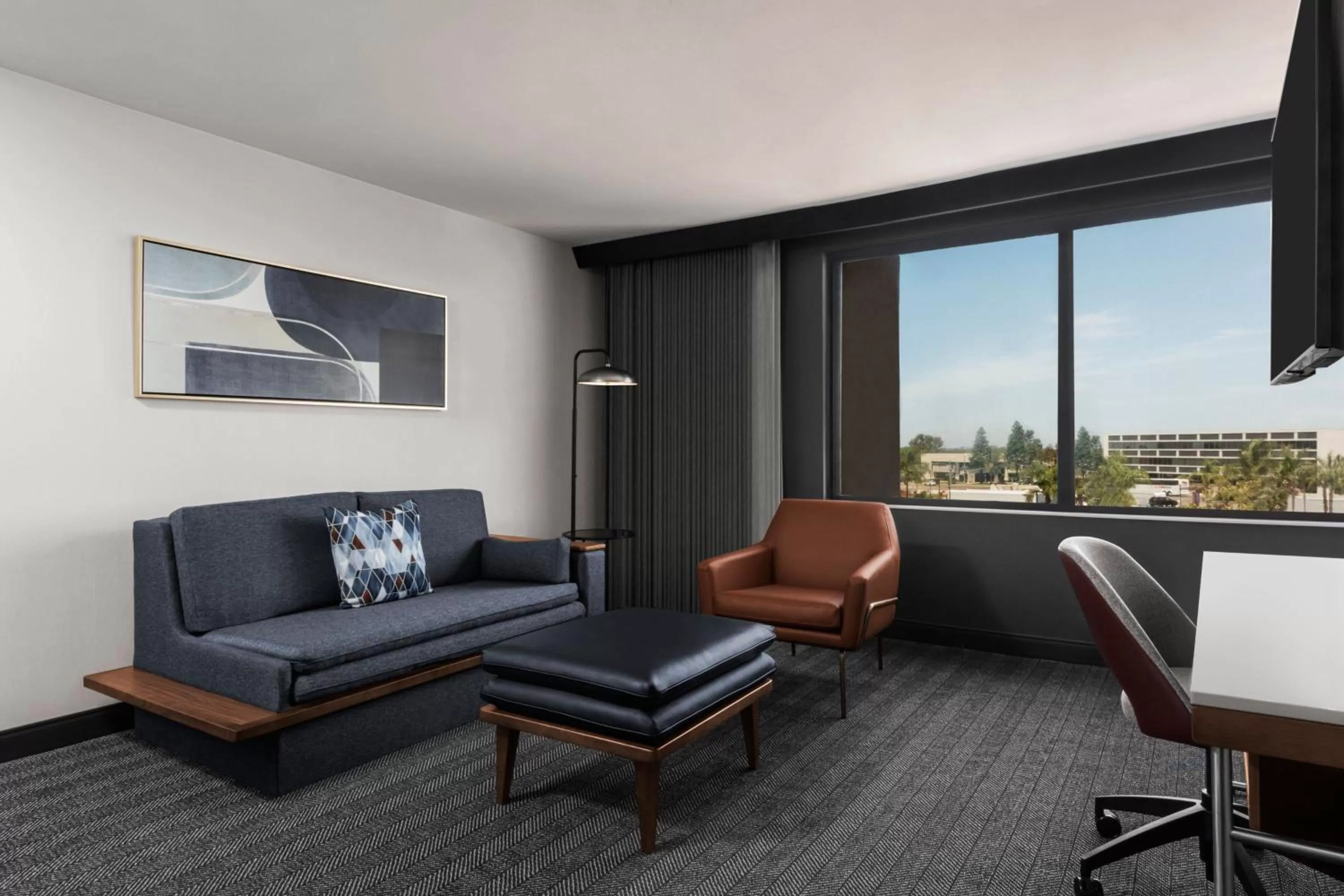 Living room in Courtyard by Marriott San Diego Miramar