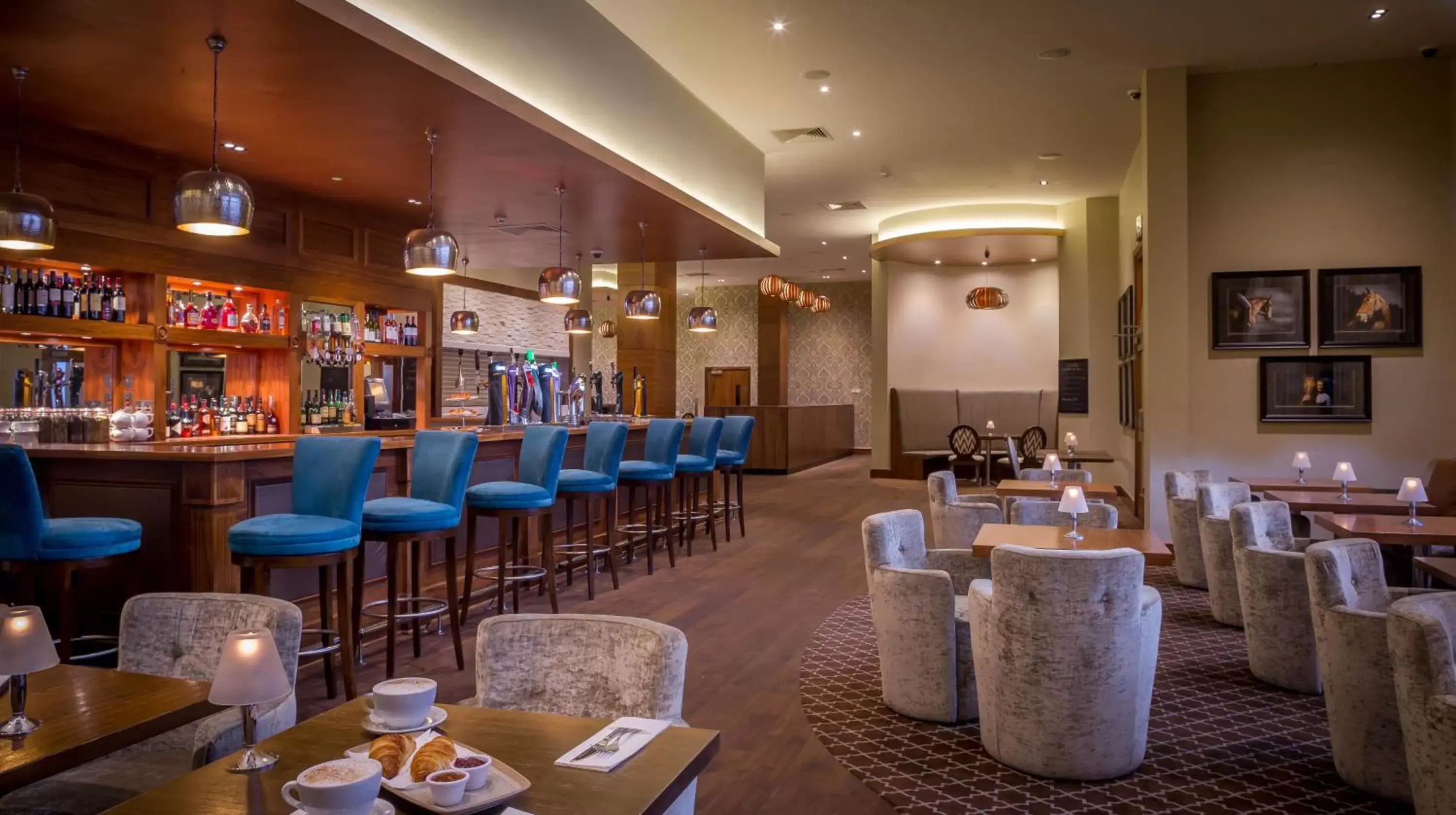 Lounge or bar, Restaurant/Places to Eat in Loughrea Hotel & Spa