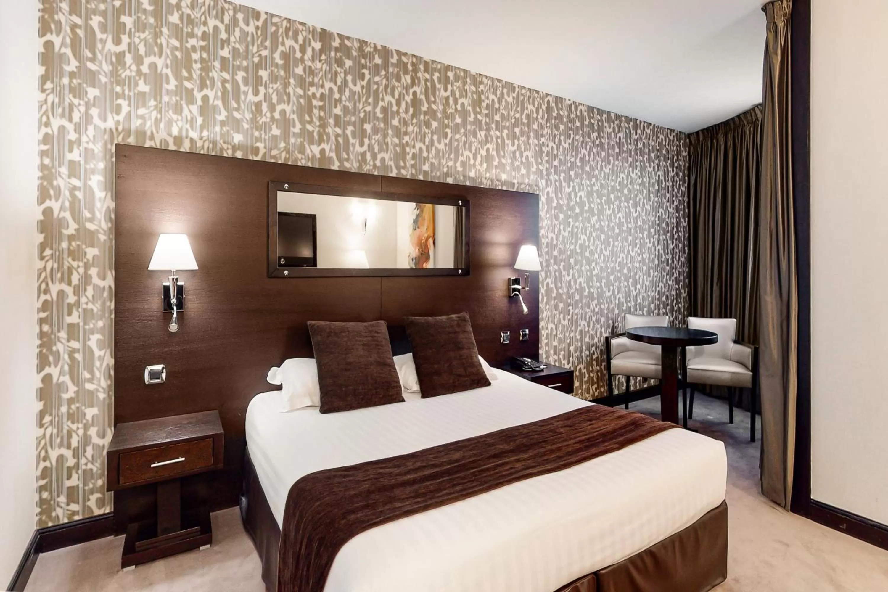 Bed in Hotel Palladia