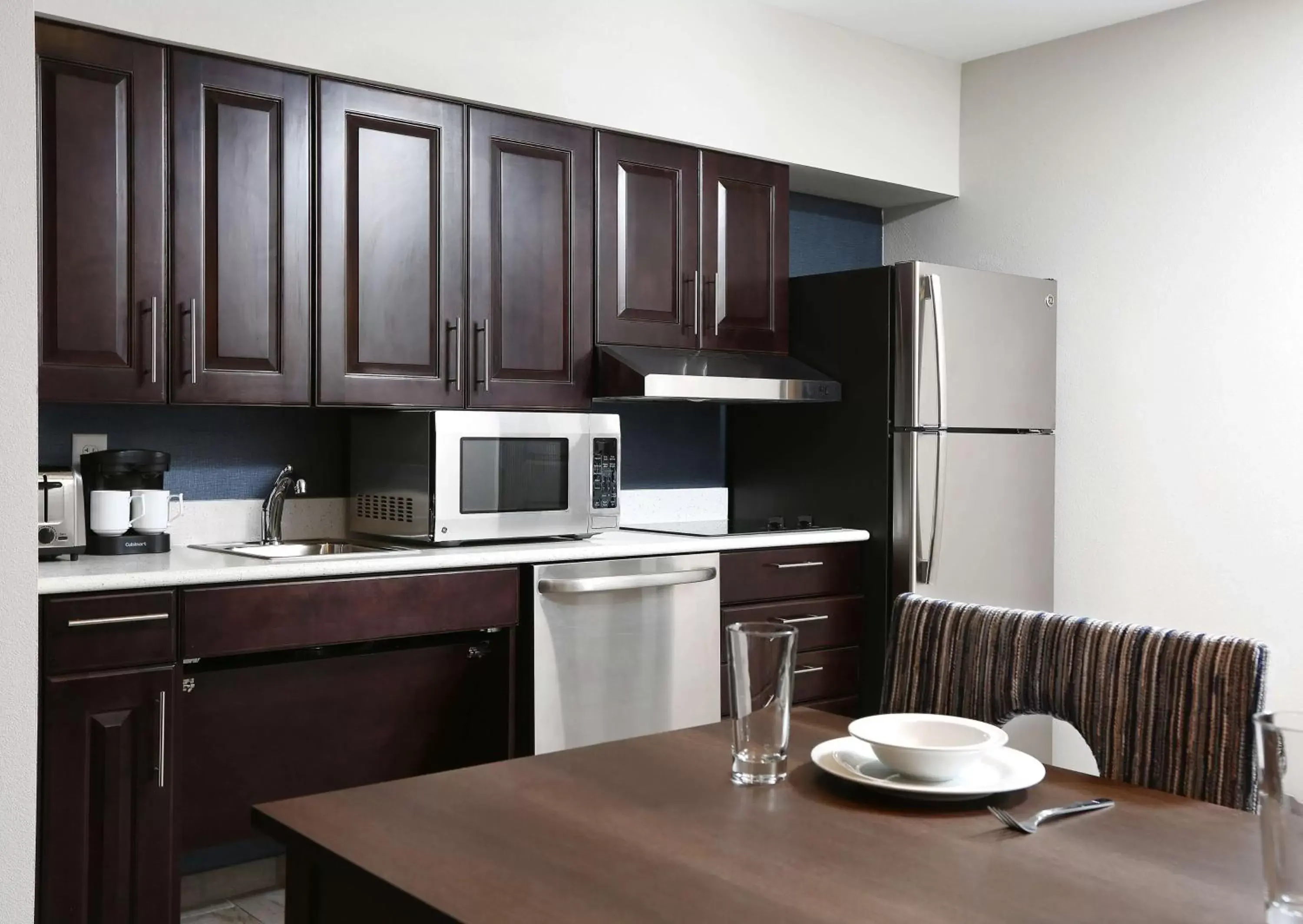 Bedroom, Kitchen/Kitchenette in Homewood Suites By Hilton West Fargo/Sanford Medical Center