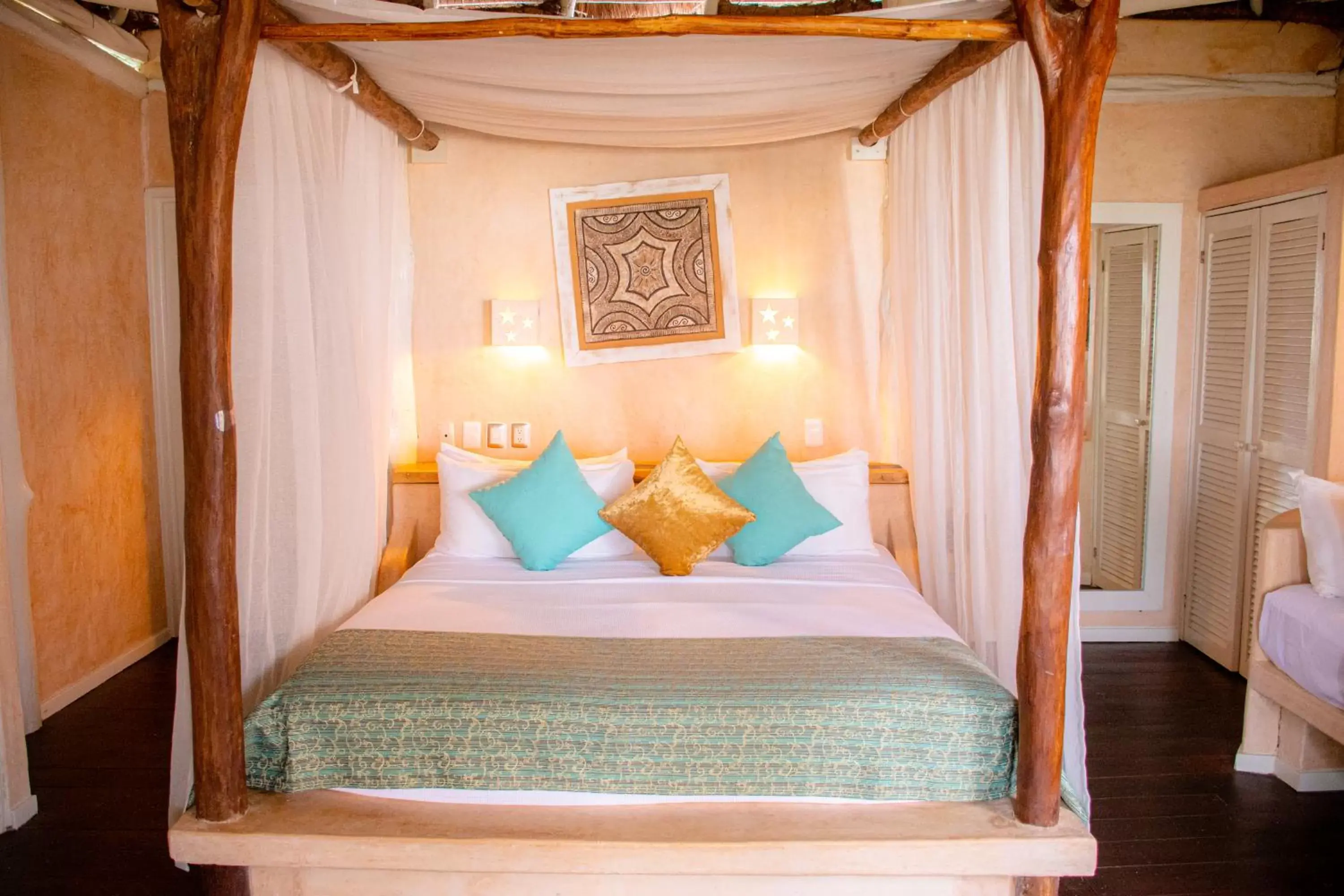 Bed in Villa Las Estrellas Tulum - located at the party zone