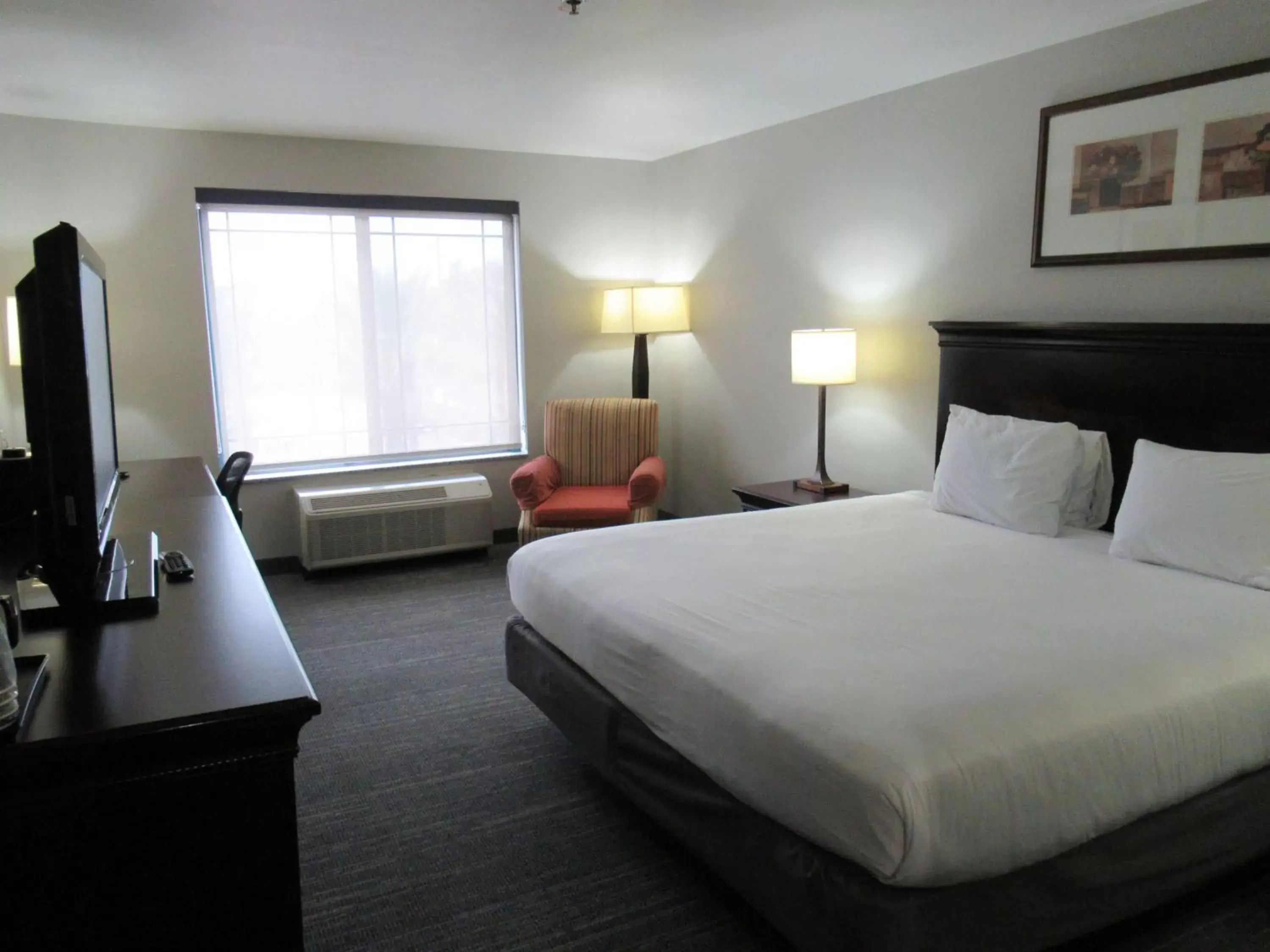 Bedroom, Bed in Country Inn & Suites by Radisson, Ontario at Ontario Mills, CA