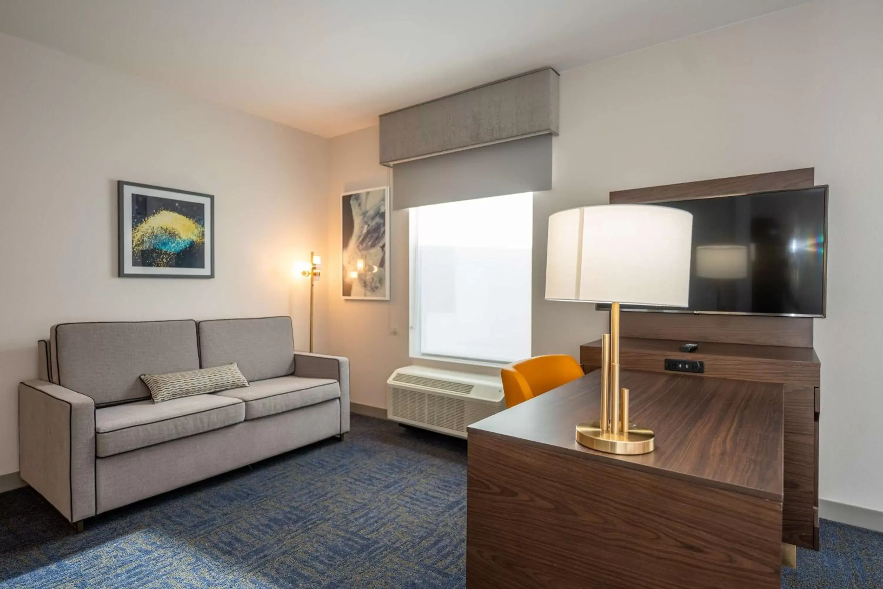 Bedroom, Seating Area in Hampton Inn & Suites Sugar Land, Tx