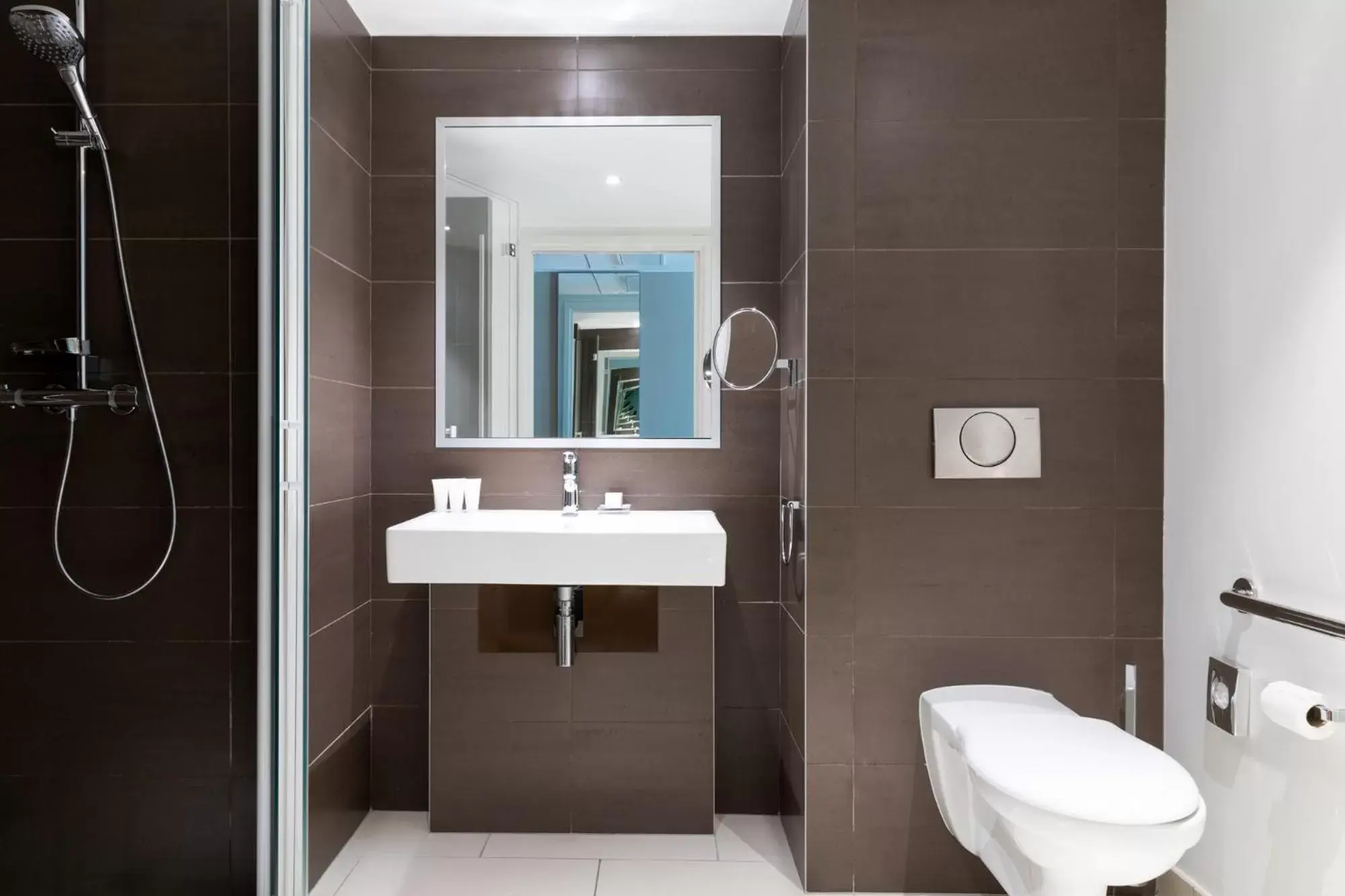 Toilet, Bathroom in AC Hotel by Marriott Paris Le Bourget Airport