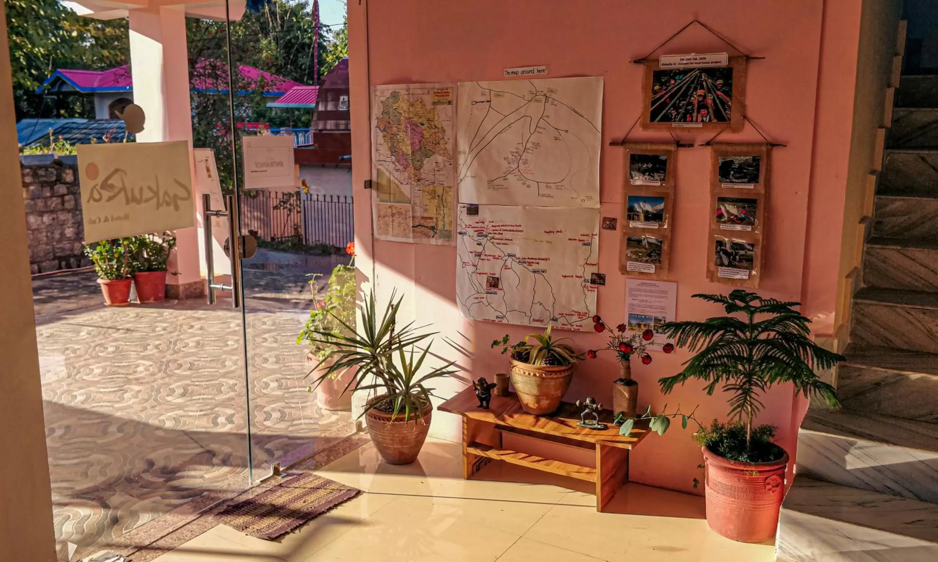 Facade/entrance in Sakura Guest House