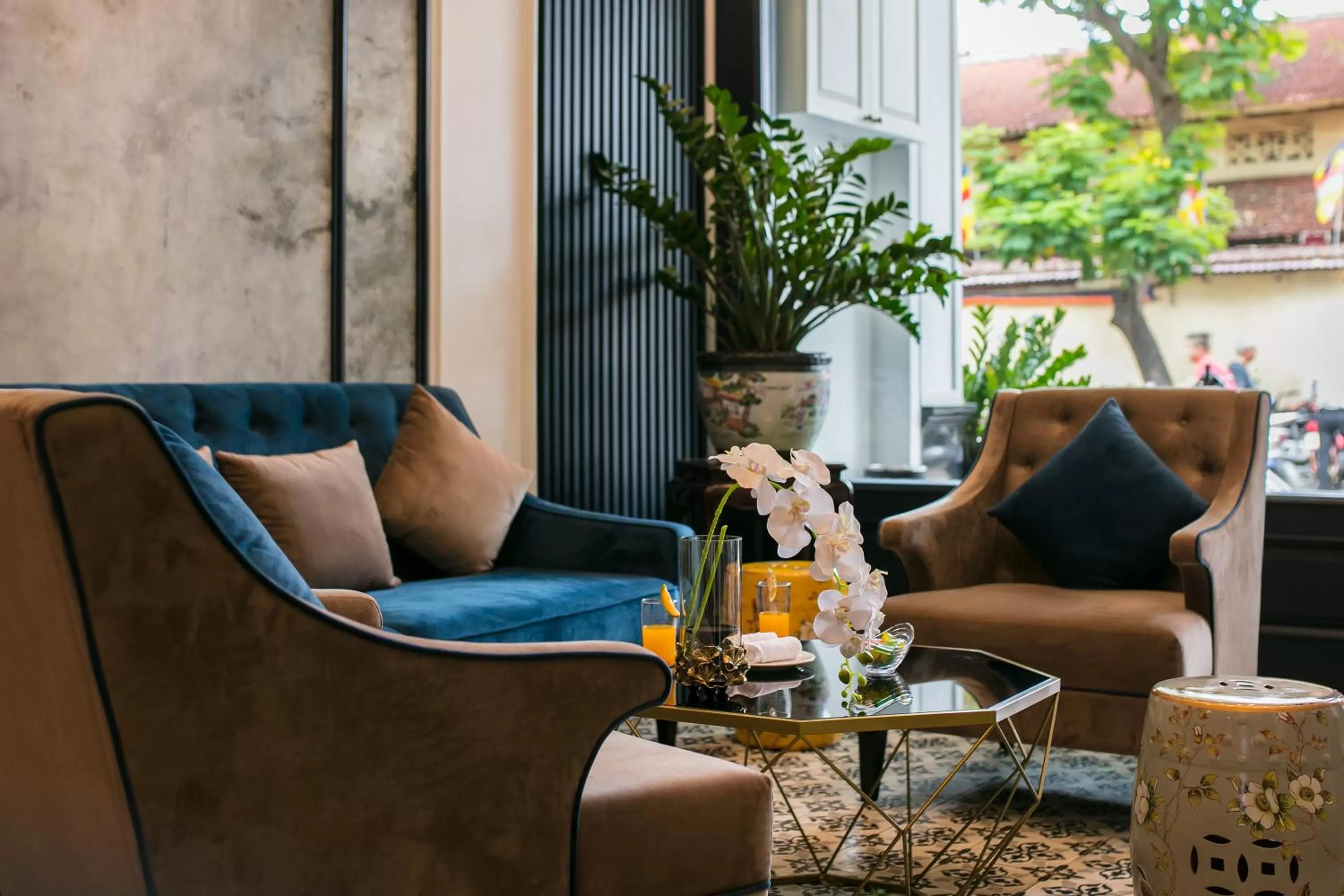 Communal lounge/ TV room in Golden Rooster Hotel