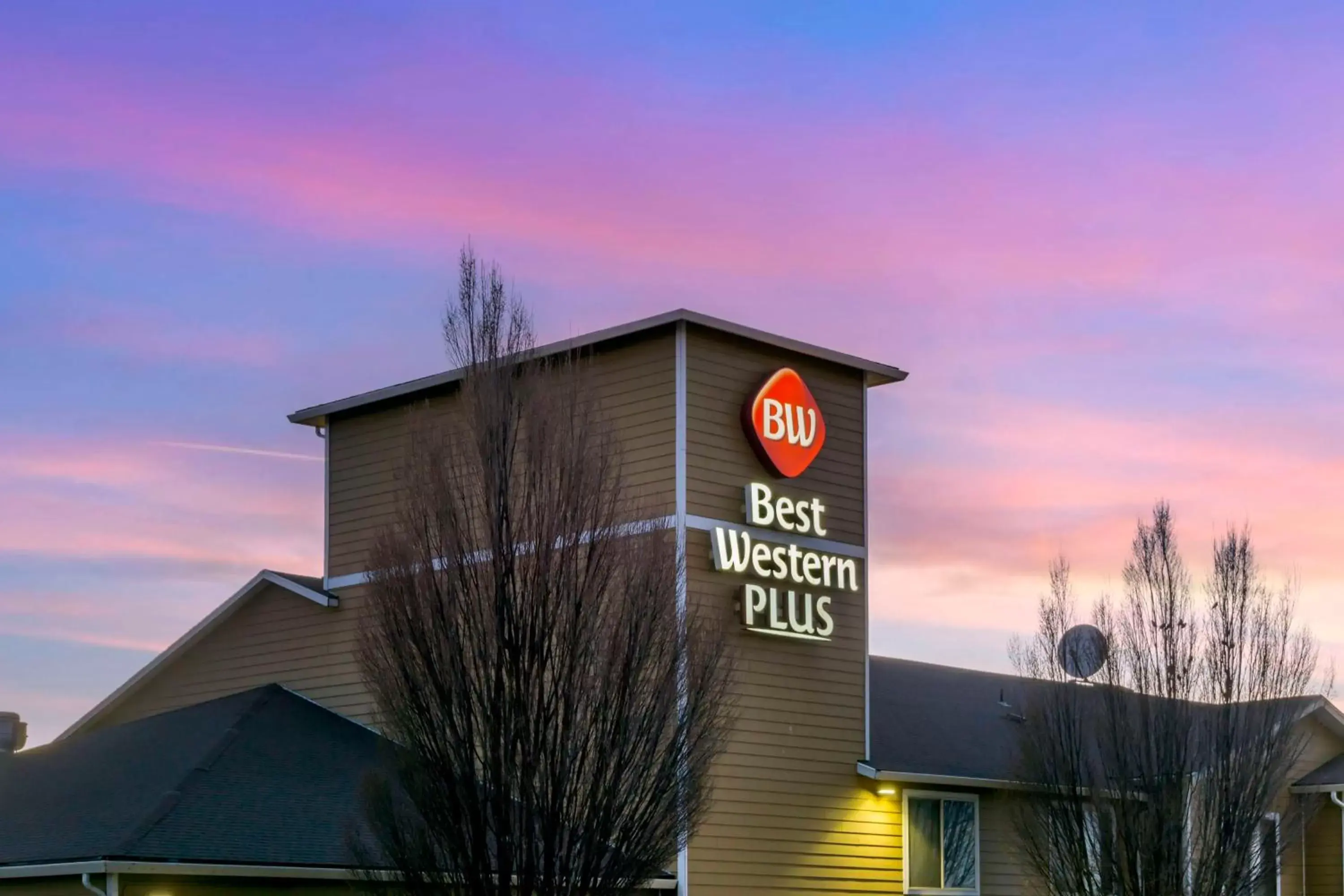 Property Building in Best Western Plus Grapevine Inn