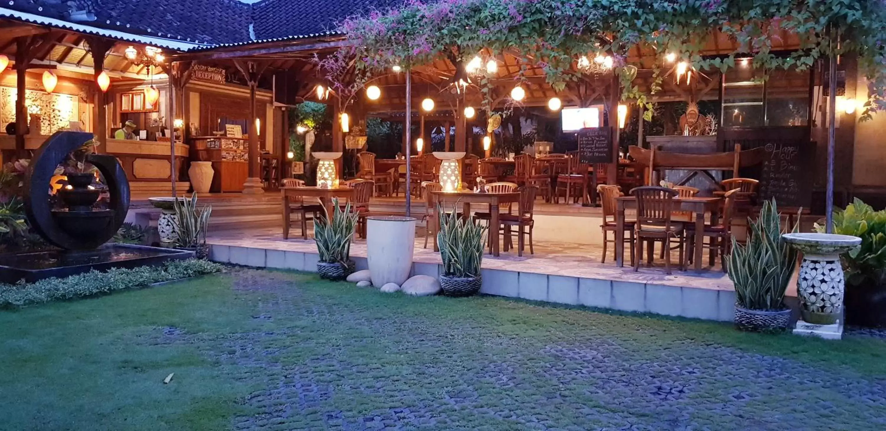 Restaurant/places to eat in Kusnadi Hotel