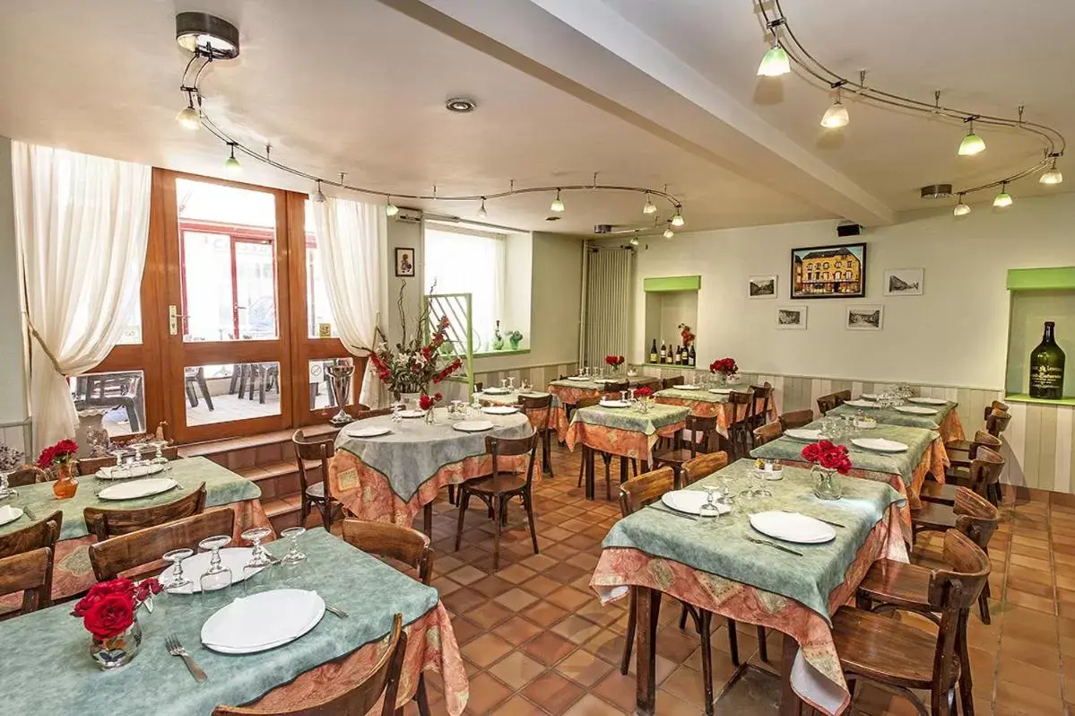 Dining area, Restaurant/Places to Eat in Hôtel Le Portalou