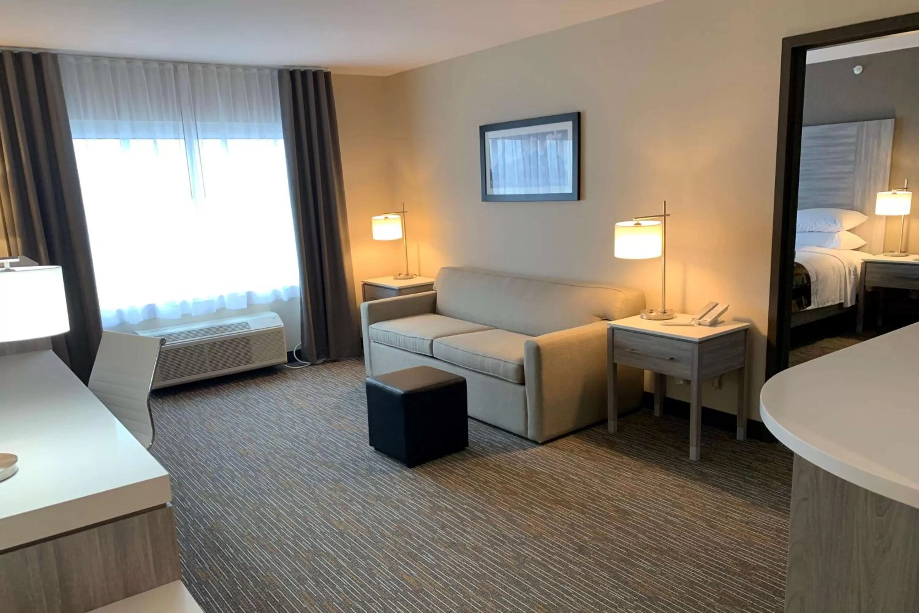 Photo of the whole room, Bed in Wingate by Wyndham Kanata West Ottawa