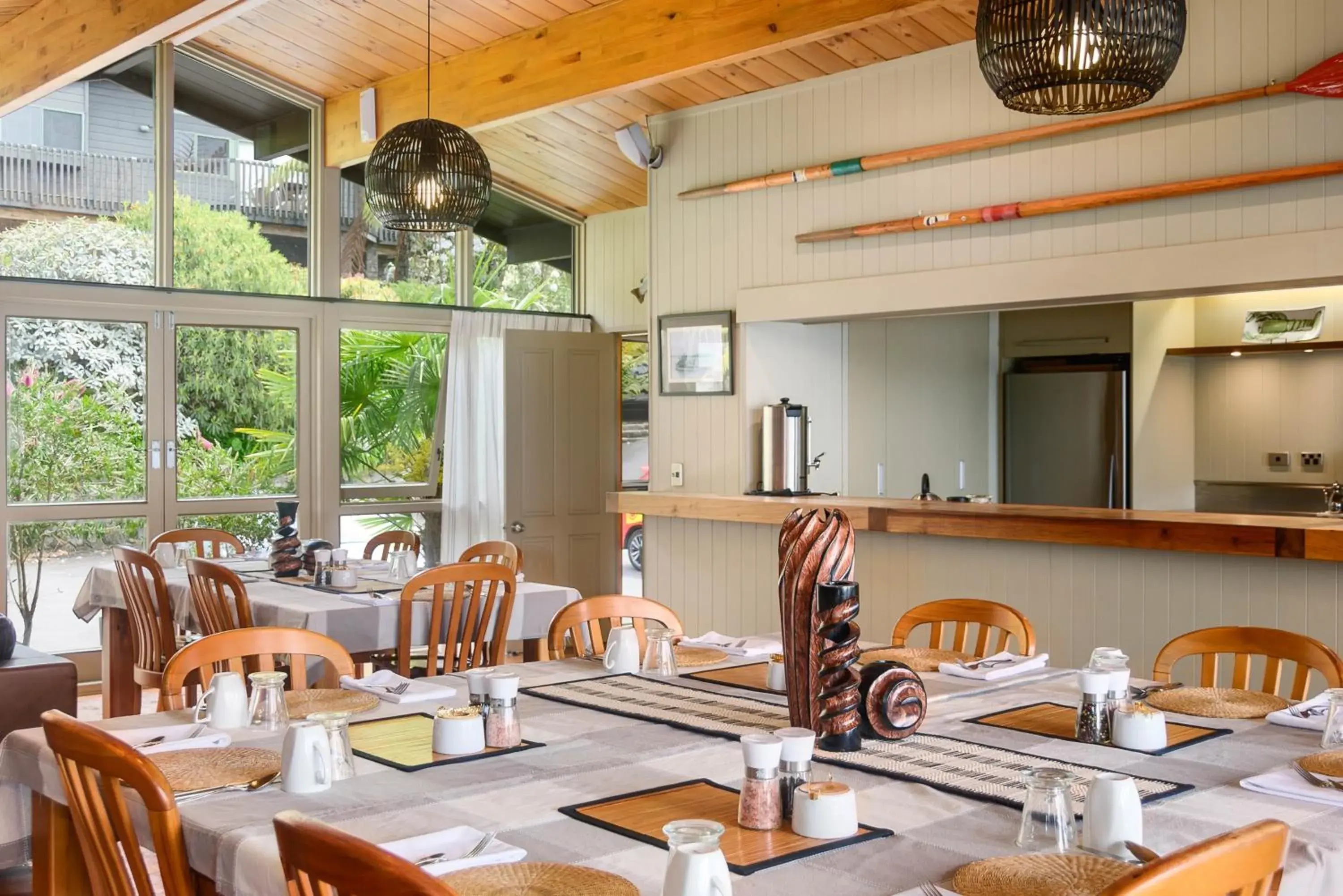 Restaurant/Places to Eat in Koura Lodge