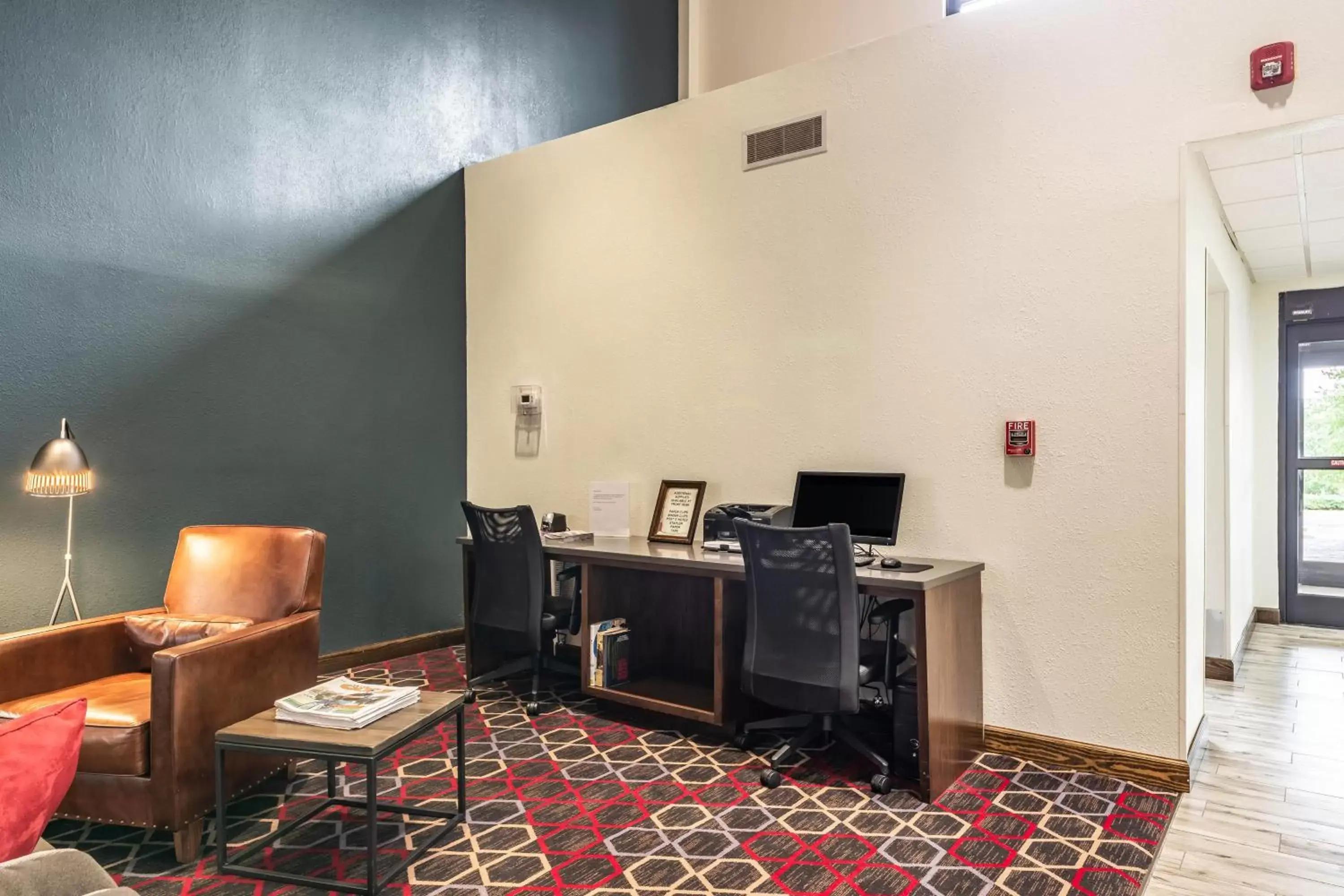 Business facilities, TV/Entertainment Center in Four Points by Sheraton Greensboro Airport