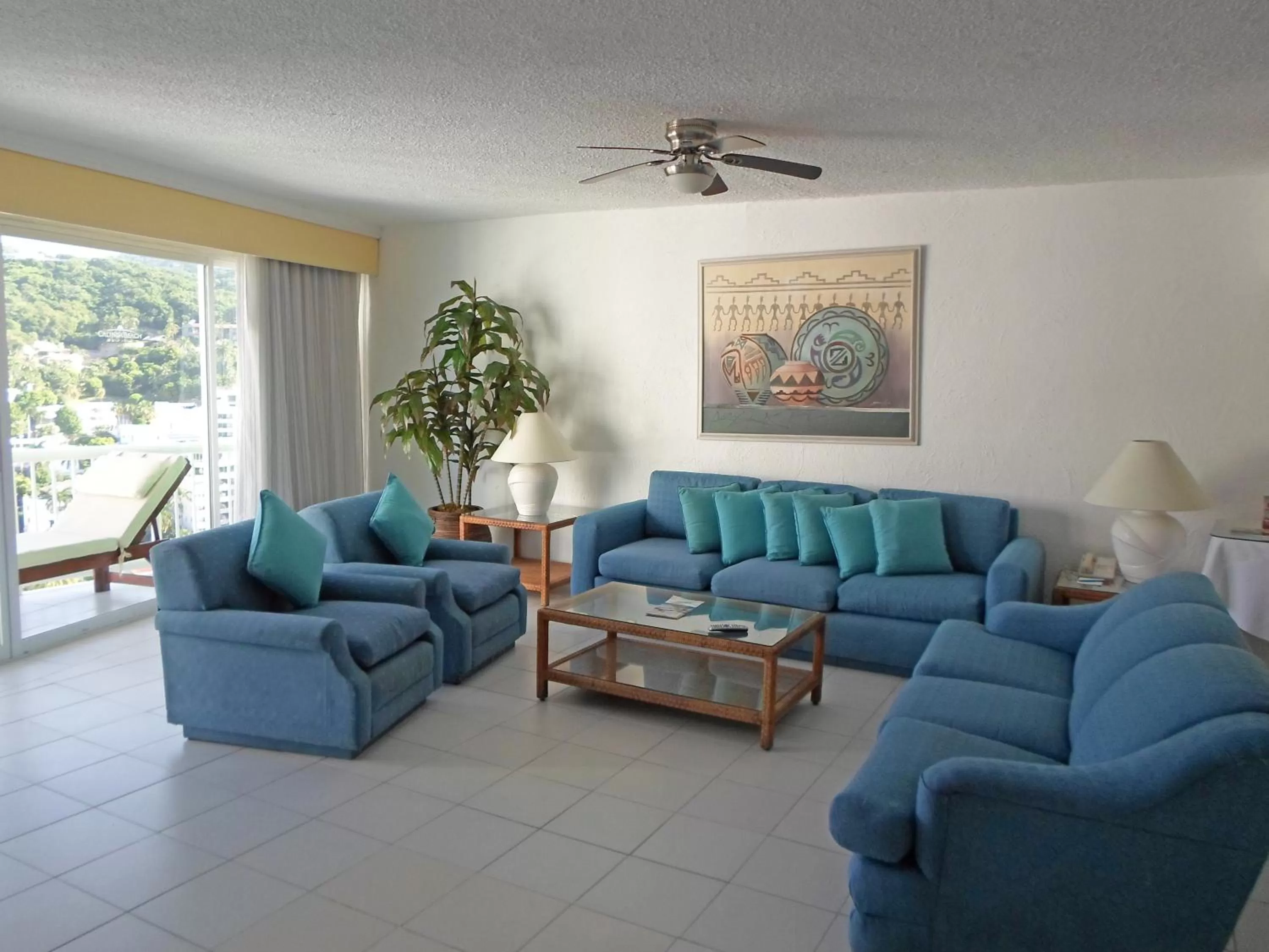 Living room, Lounge/Bar in Calinda Beach Acapulco