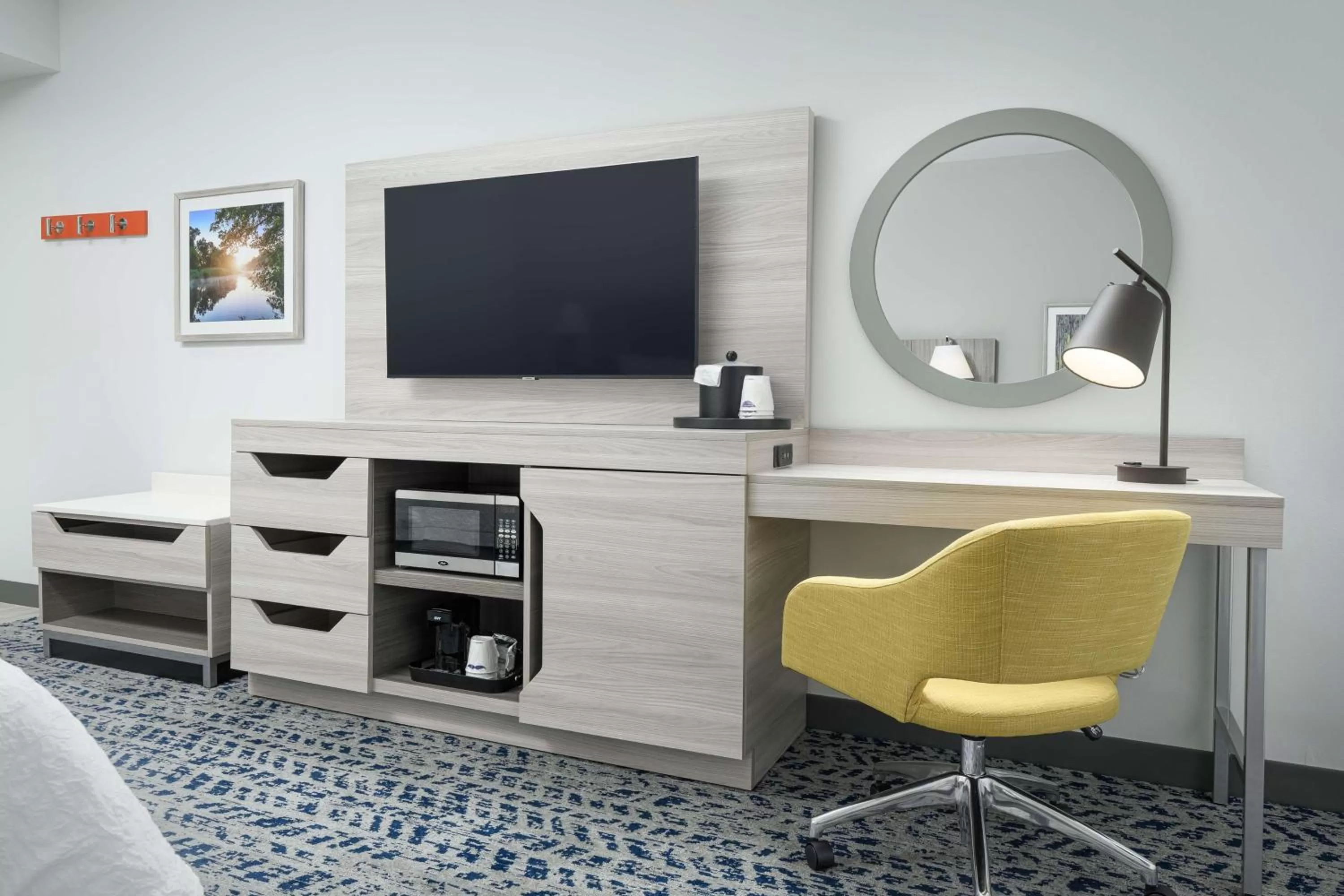 Bedroom in Hampton Inn by Hilton Ashland City, Tn