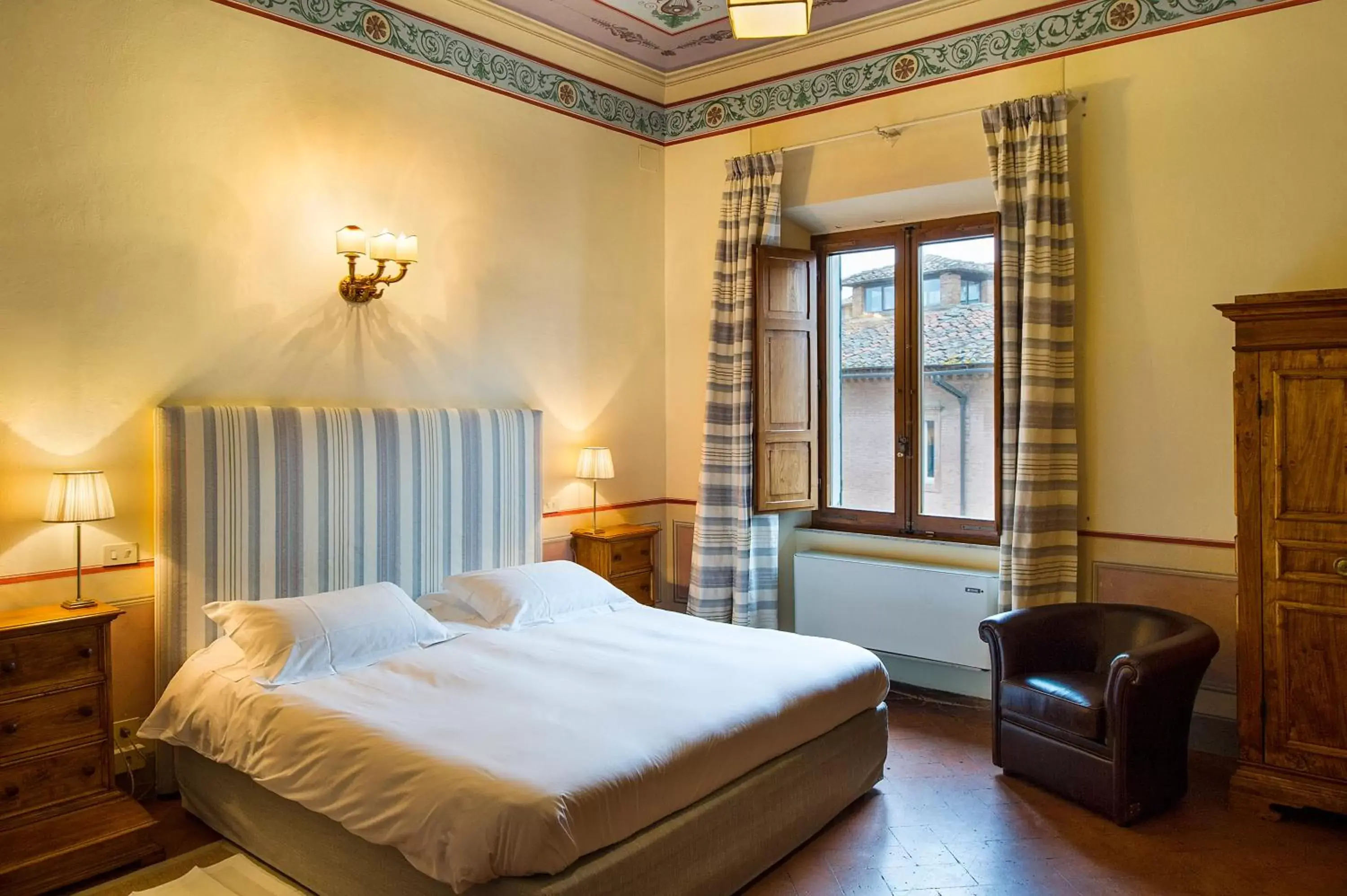 Photo of the whole room, Bed in Palazzo Ravizza