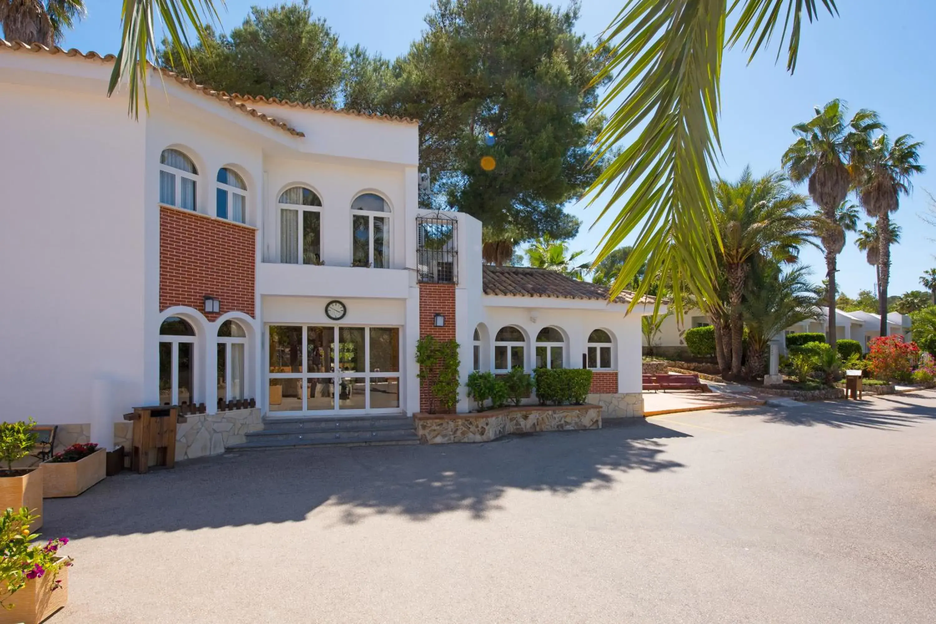 Facade/entrance, Property Building in Hotel Cala Romantica Mallorca