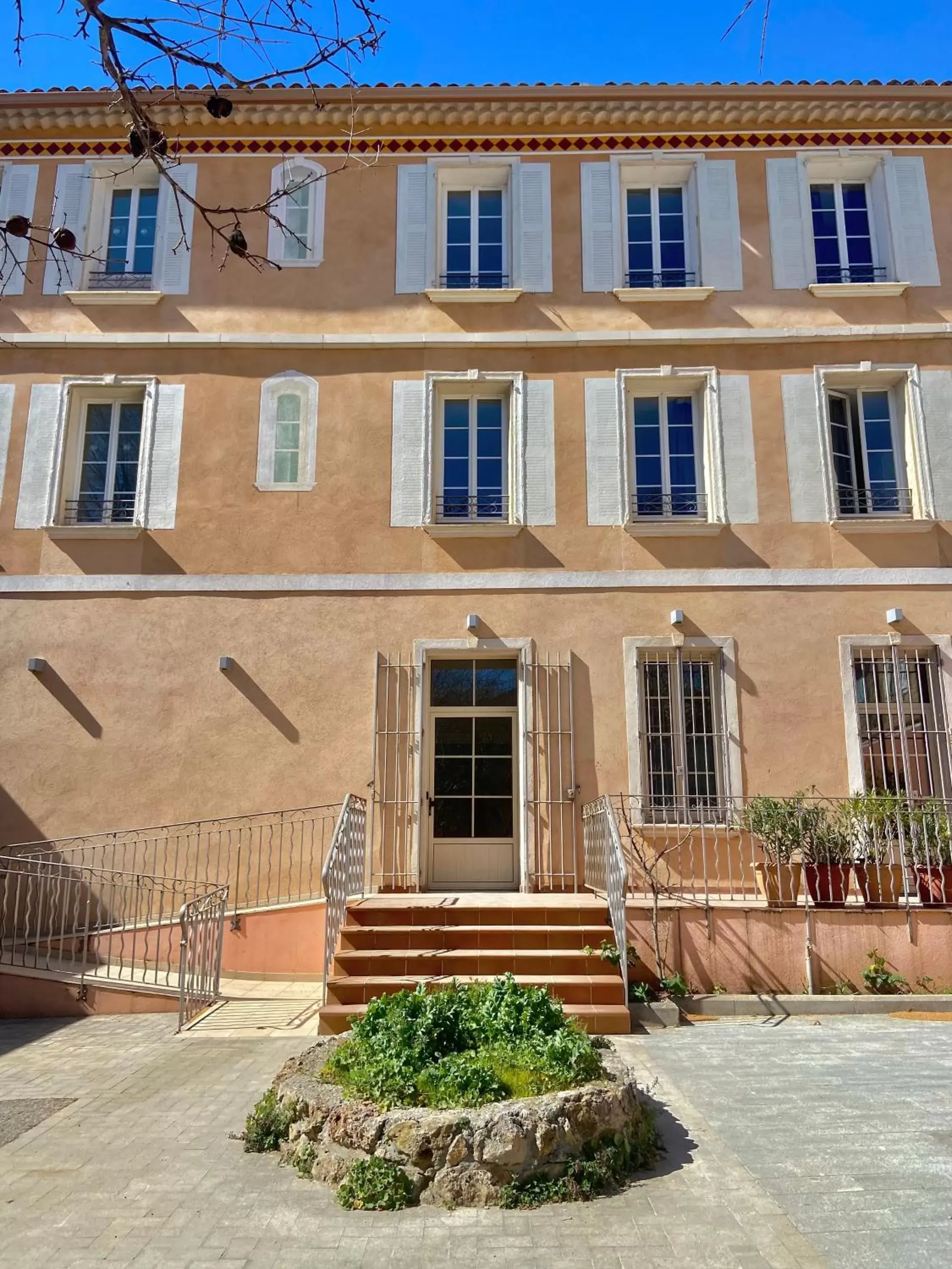 Property Building in Hôtel La Falaise