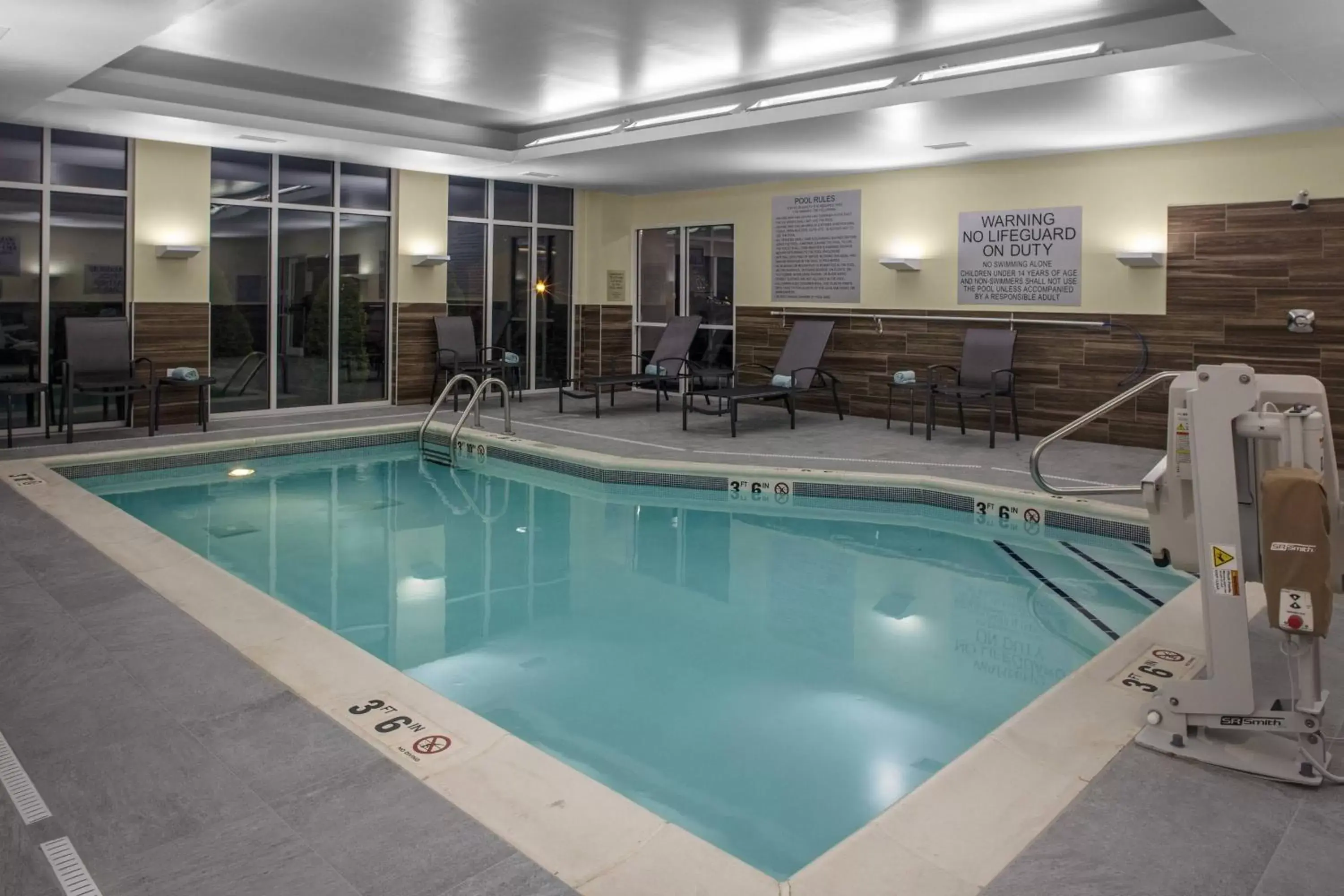 Swimming Pool in Fairfield Inn & Suites by Marriott Indianapolis Greenfield