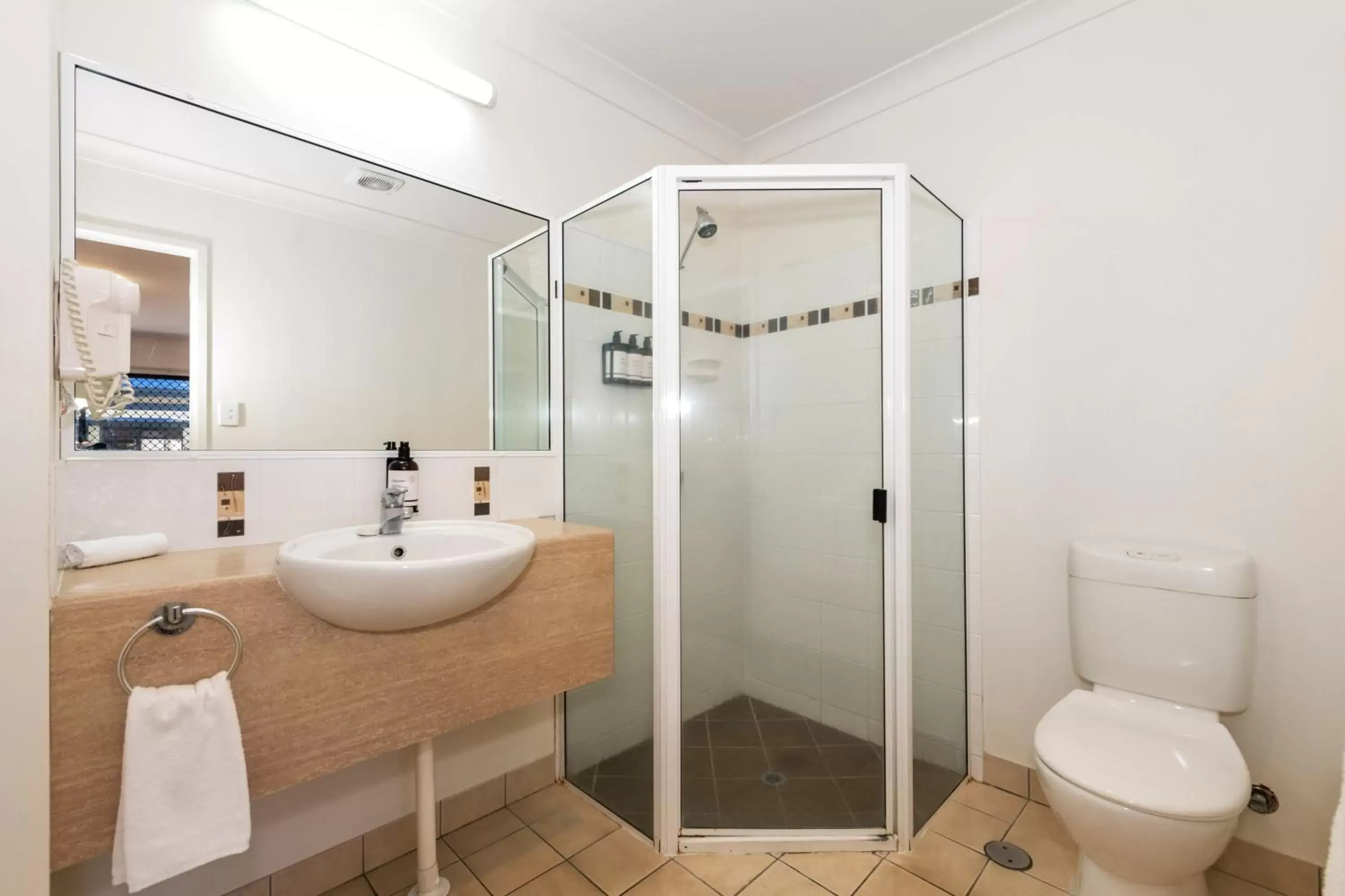 Shower, Bathroom in Coral Cay Resort