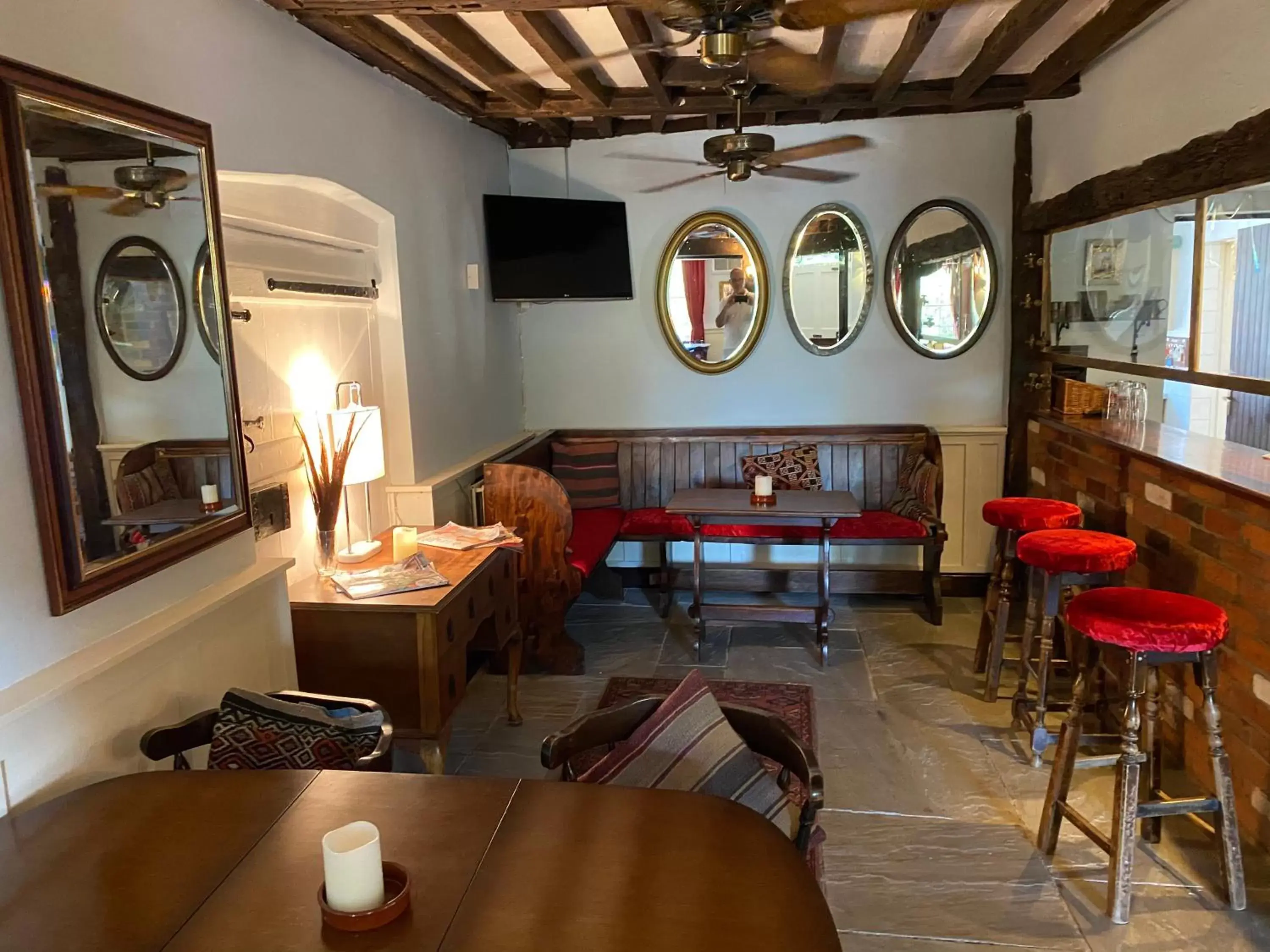 Lounge or bar, Restaurant/Places to Eat in George & Dragon Hotel Wolverton Townsend