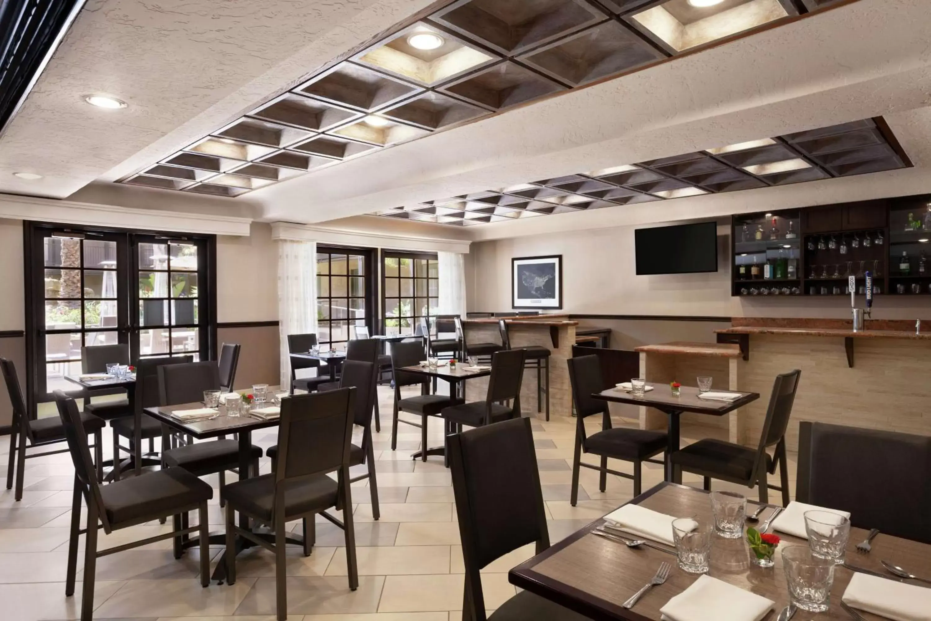Restaurant/places to eat in Embassy Suites by Hilton Lompoc Central Coast Restaurant/places to eat in Embassy Suites by Hilton Lompoc Central Coast
