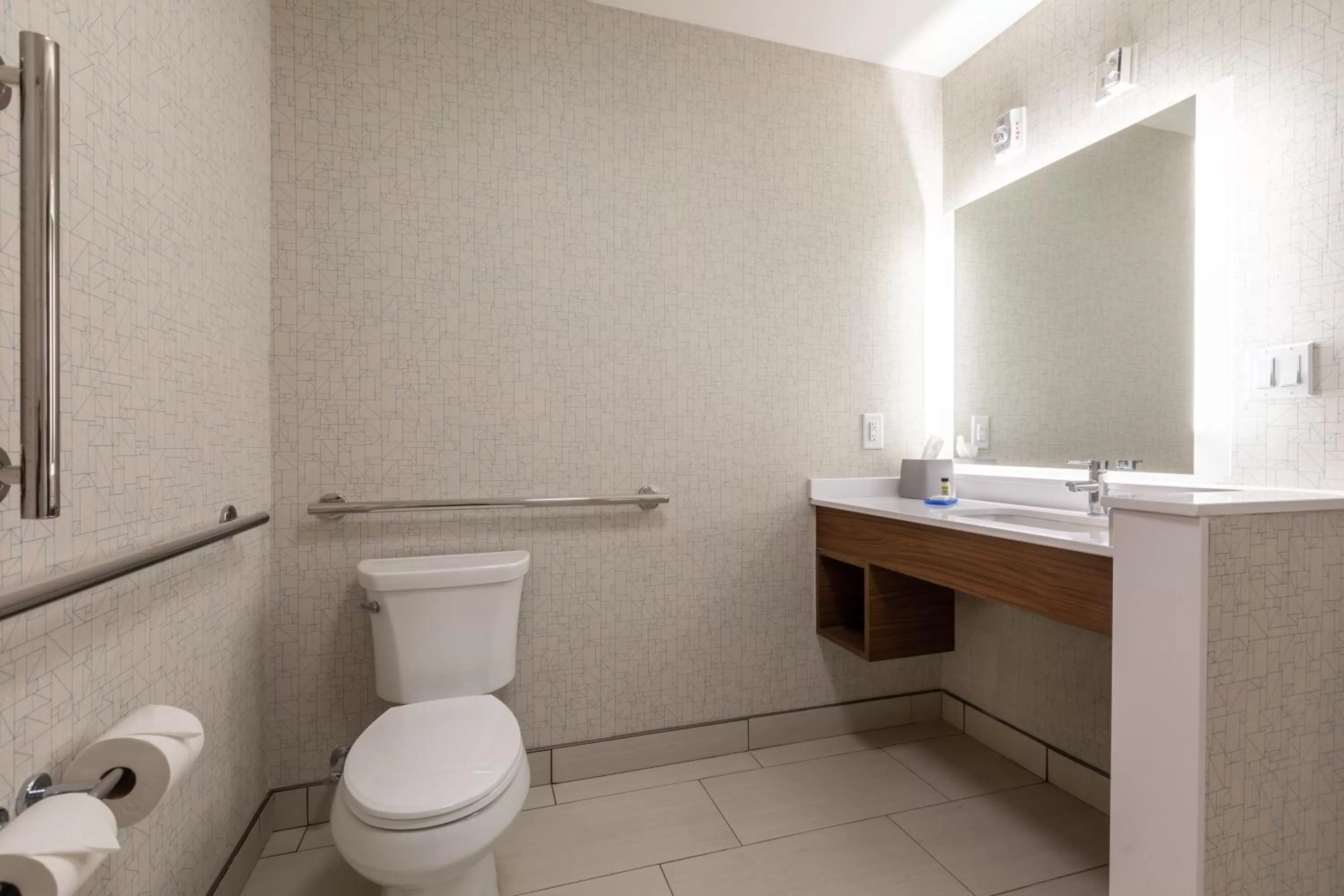 Bathroom in Holiday Inn Express & Suites Greenville S - Piedmont by IHG