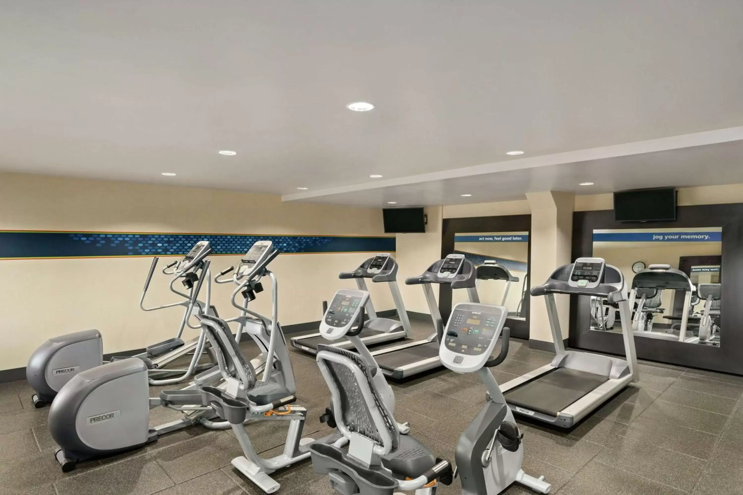 Fitness centre/facilities, Fitness Center/Facilities in Hampton Inn Portland Airport