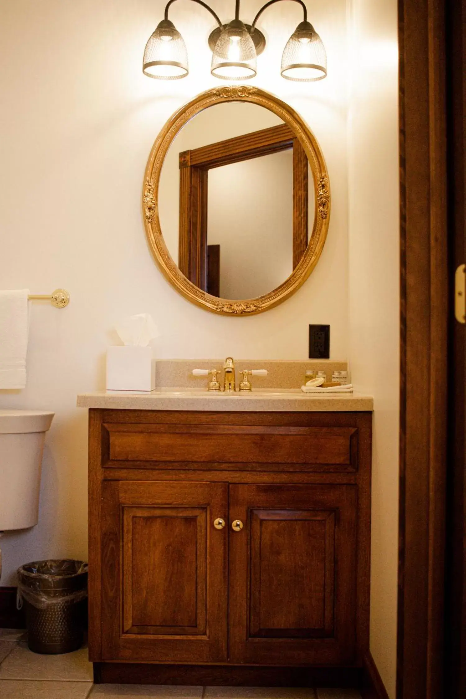 Bathroom in Hillside Inn