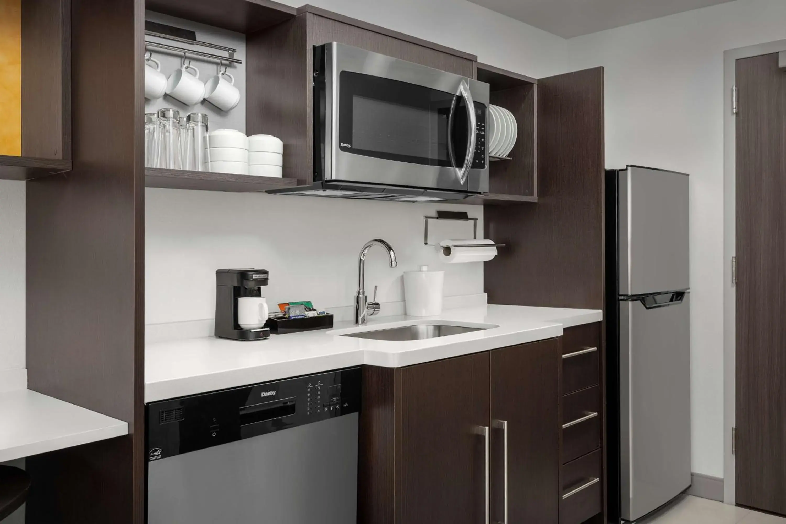Kitchen or kitchenette, Kitchen/Kitchenette in Home2 Suites Orlando Lake Nona