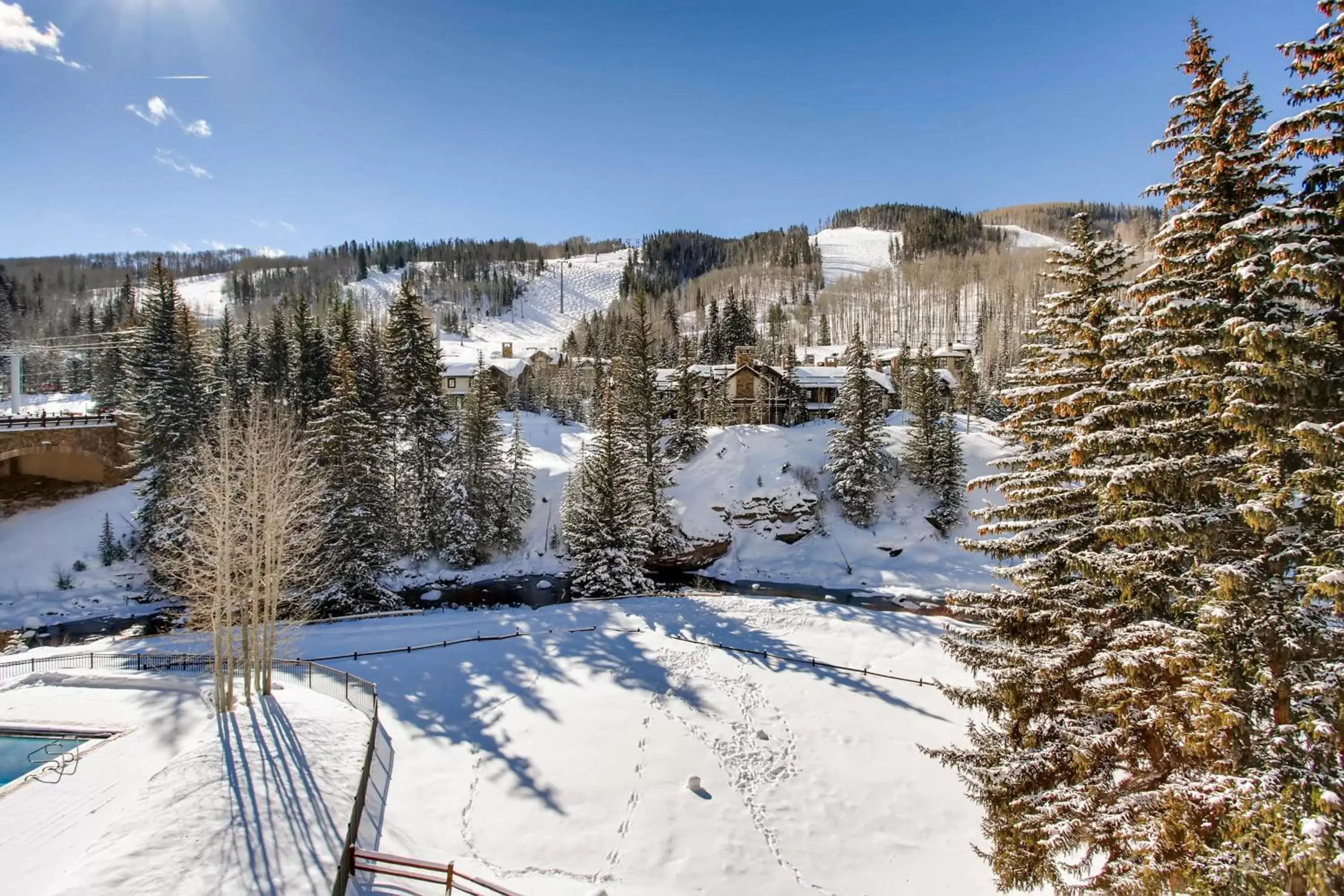 Mountain view, Winter in Lion Square Lodge