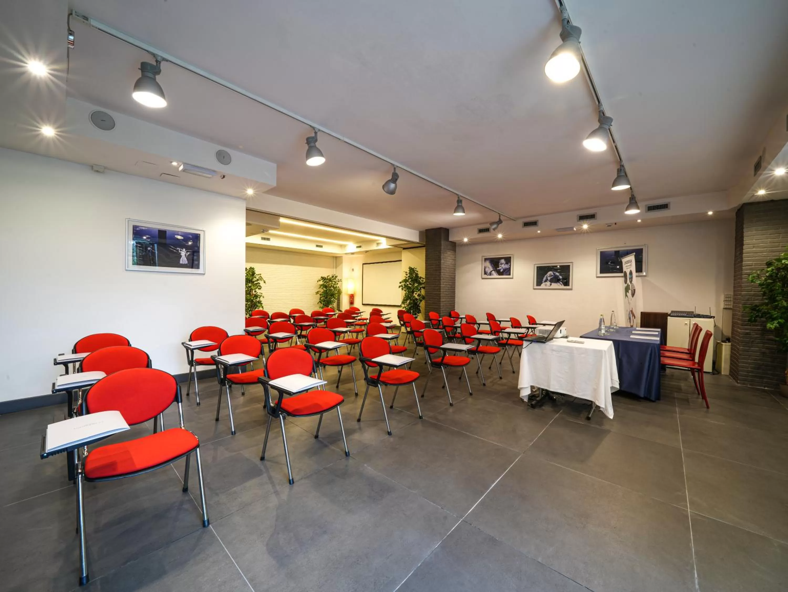 La Meridiana Bleisure Hotel