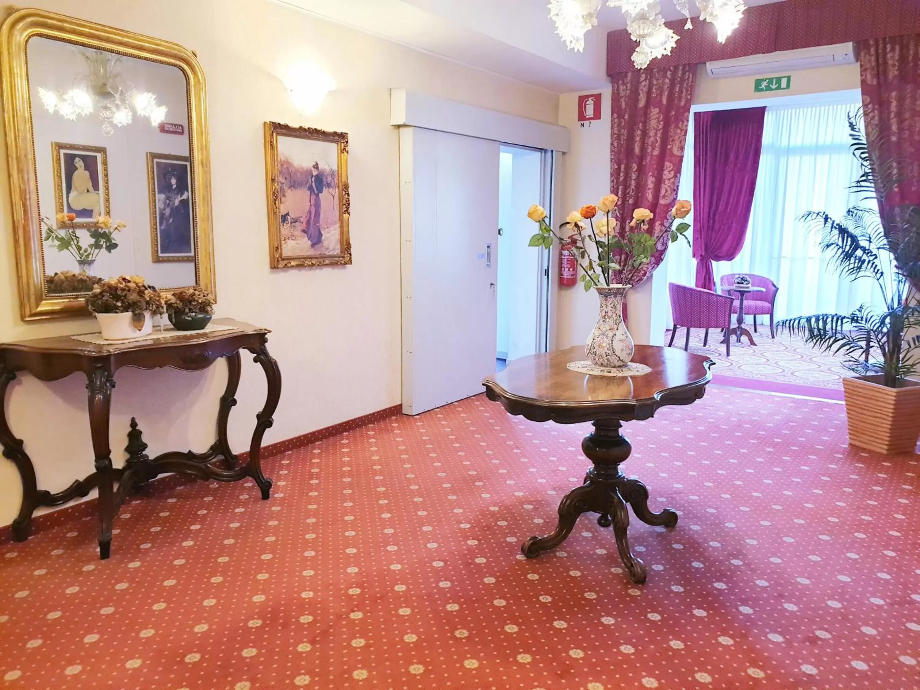 Living room in HOTEL PARADISO