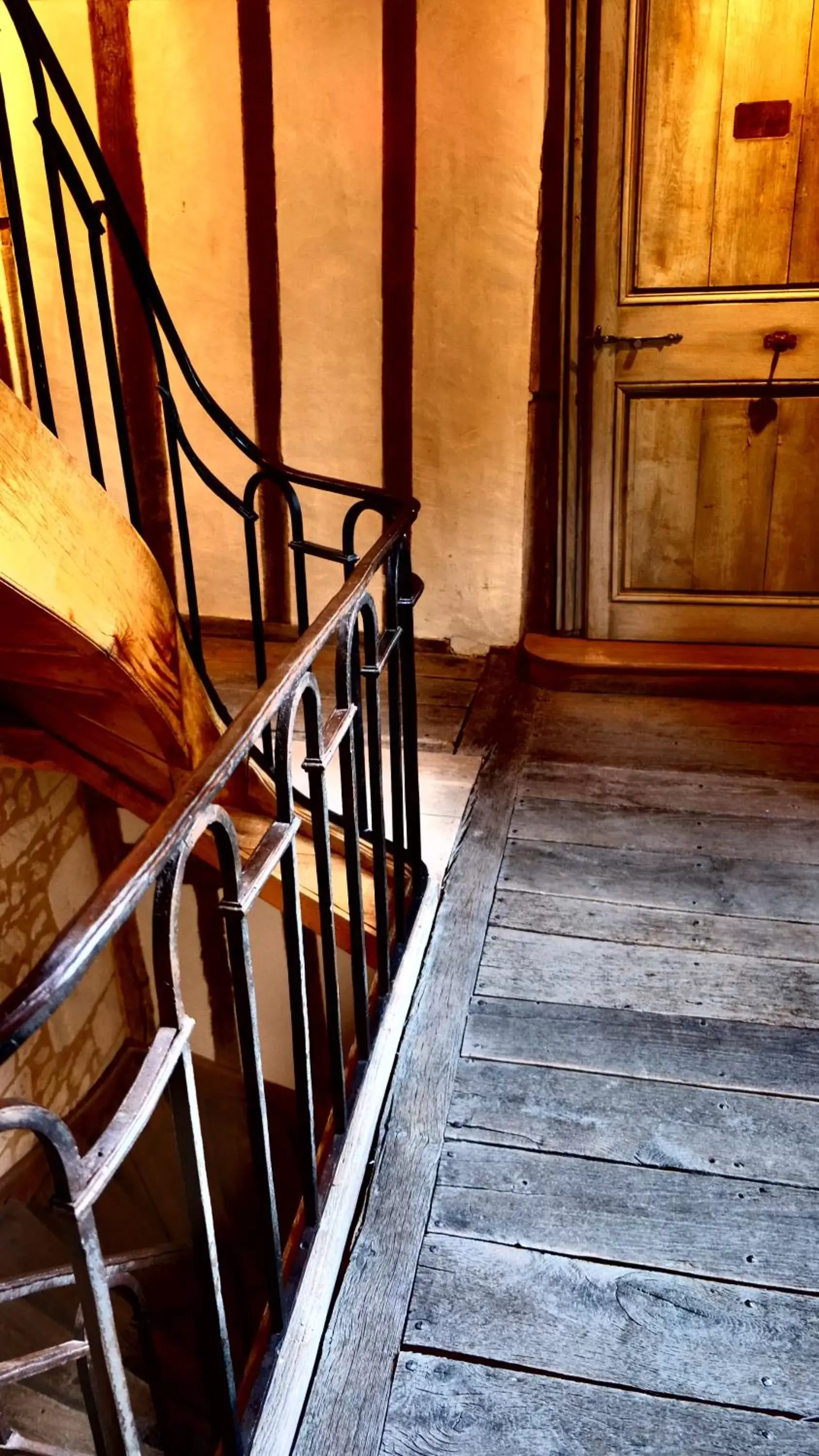 Property building in Hôtel la Maison de Rhodes & Spa