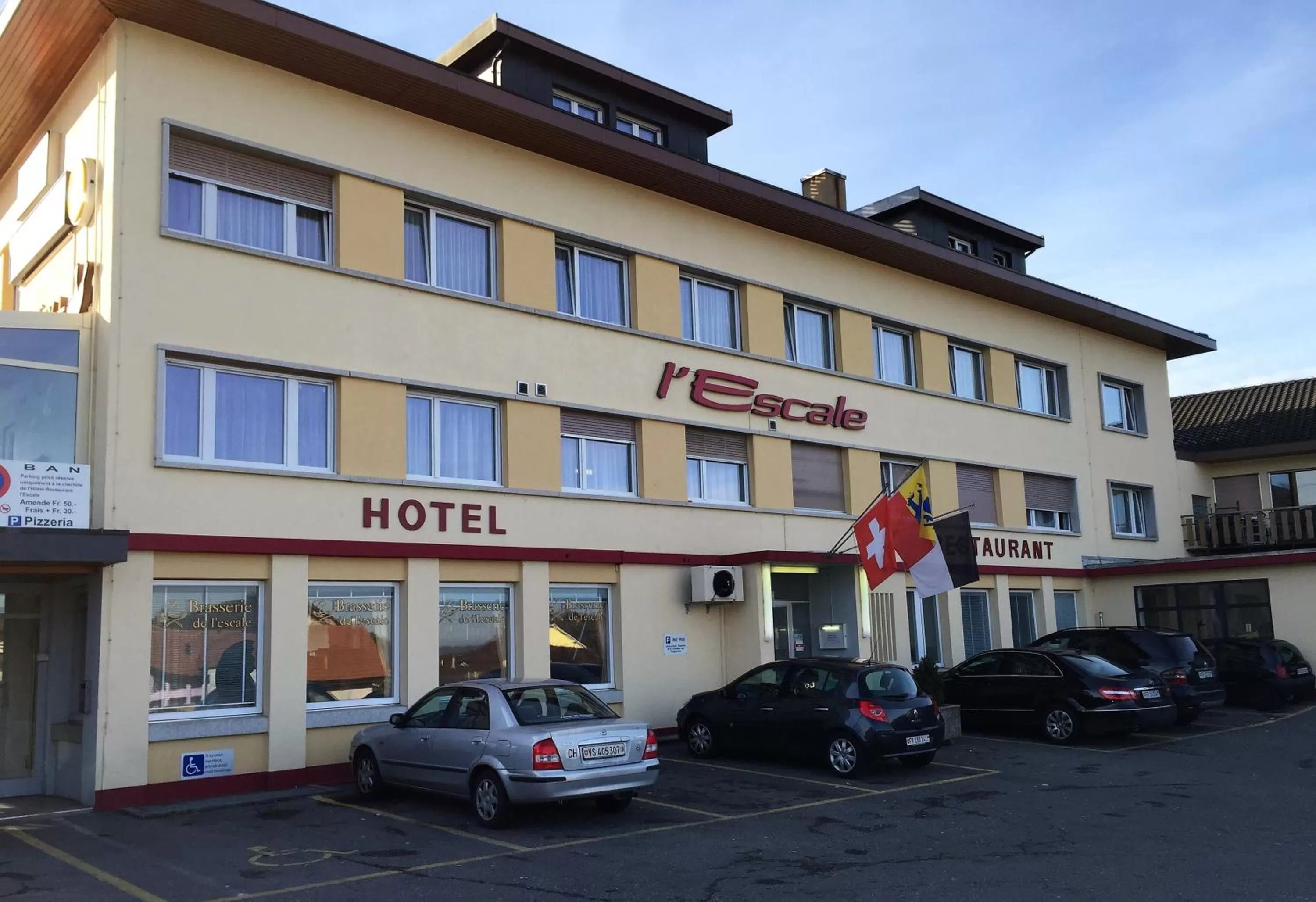 Facade/entrance in Escale