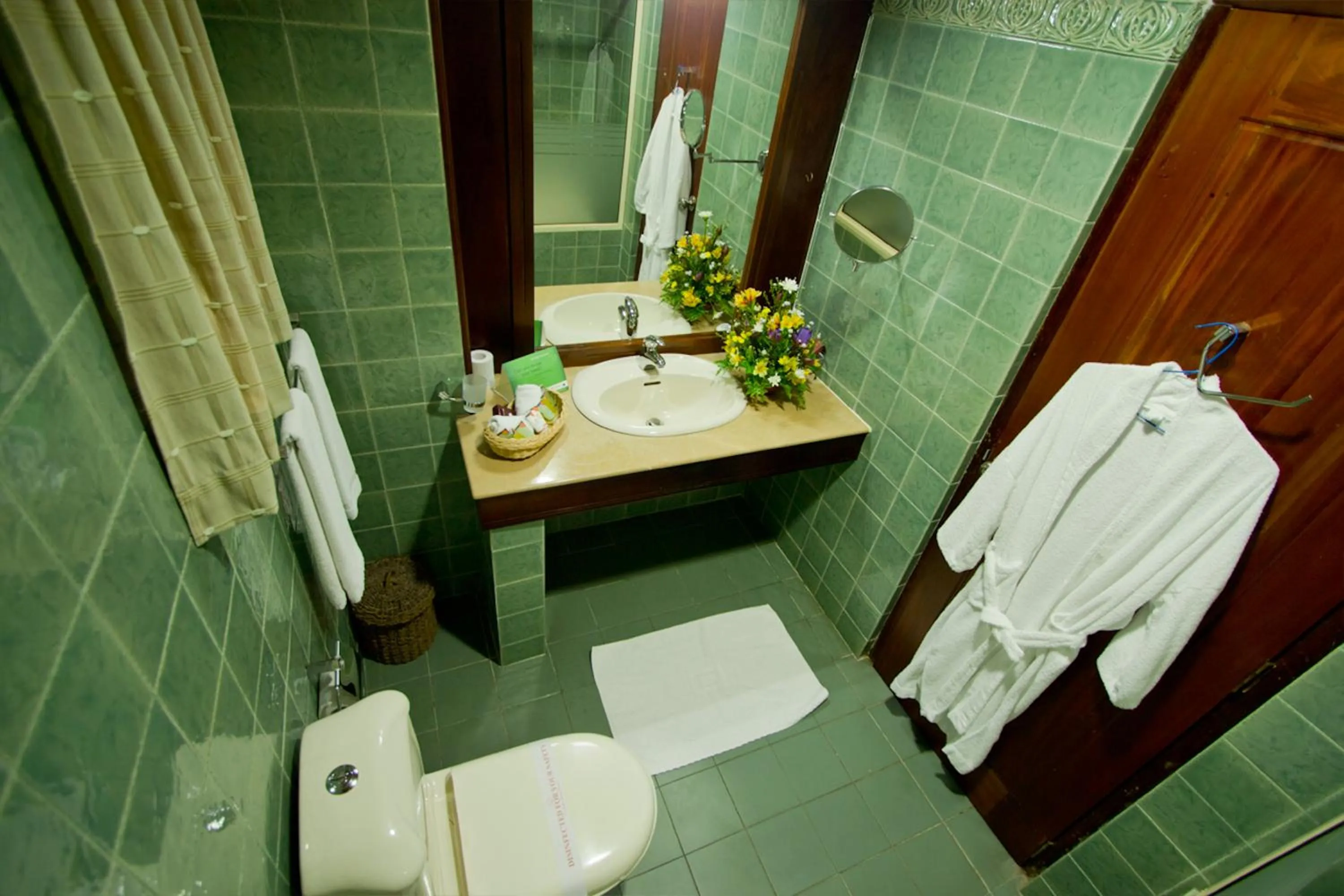 Bathroom in Randholee Resort & Spa