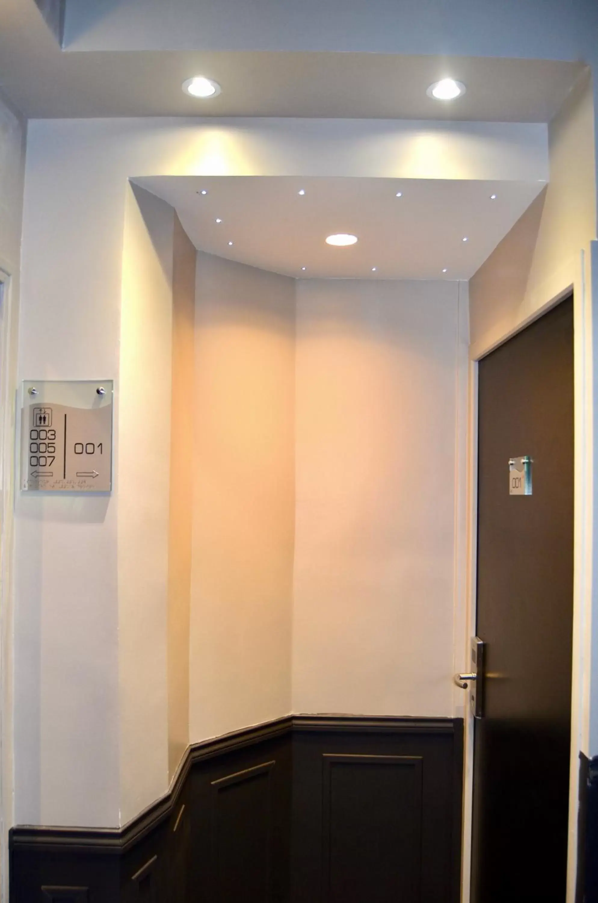 Property building, Bathroom in Hotel Migny Opéra Montmartre