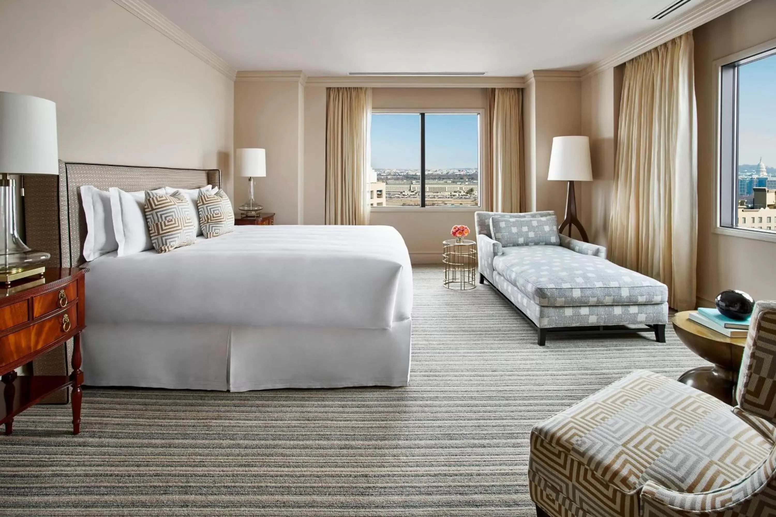 Photo of the whole room, Bed in The Ritz Carlton, Pentagon City