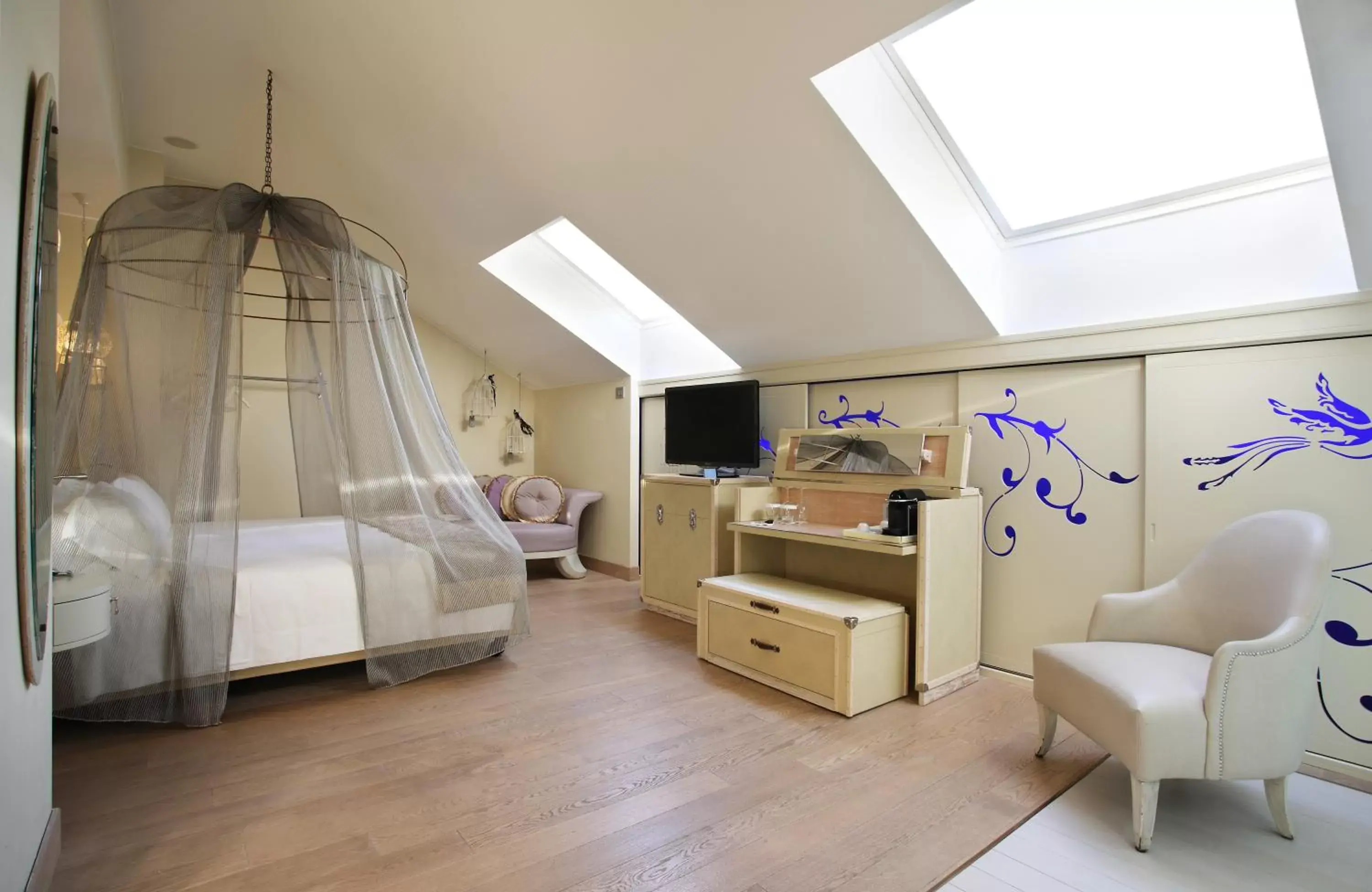 Junior Suite with Spa Access - single occupancy in Château Monfort - Relais & Châteaux
