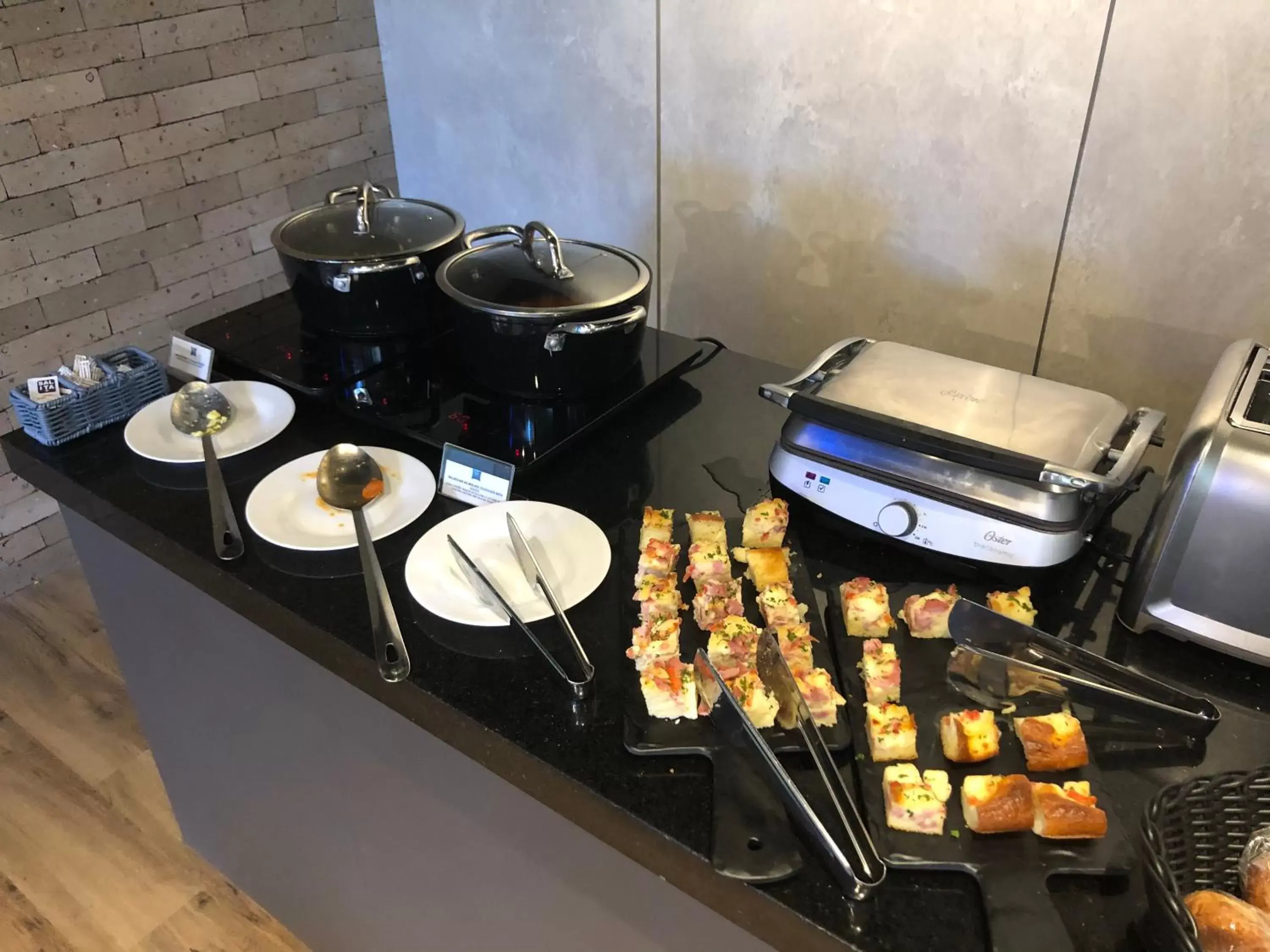 Breakfast, Kitchen/Kitchenette in ibis budget BH Savassi