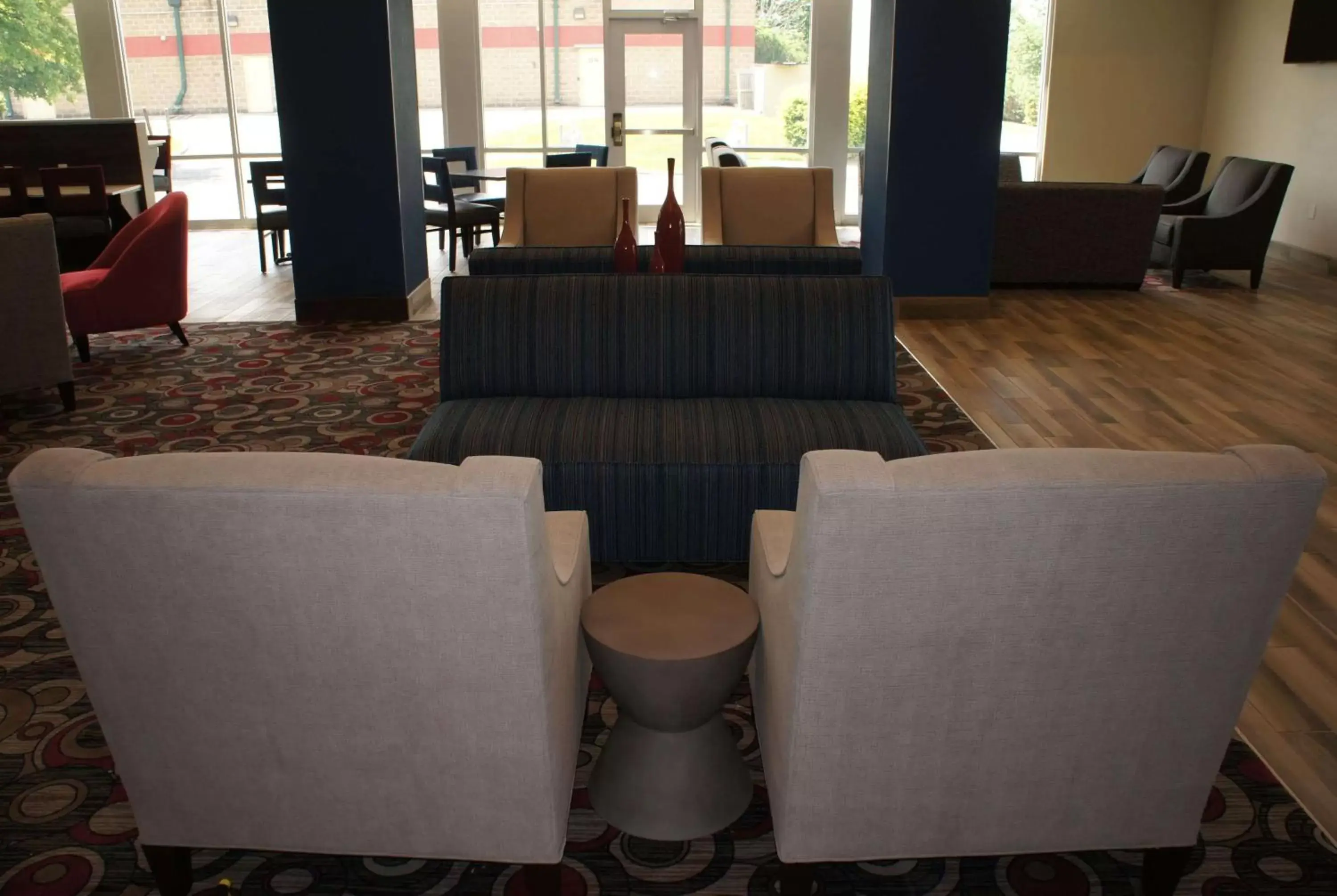 Seating area, Banquet Facilities in La Quinta Inn and Suites by Wyndham Bloomington