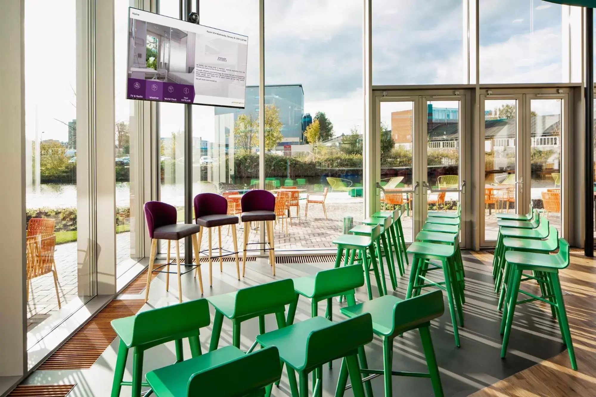 Lounge or bar, Restaurant/Places to Eat in YOTEL Amsterdam