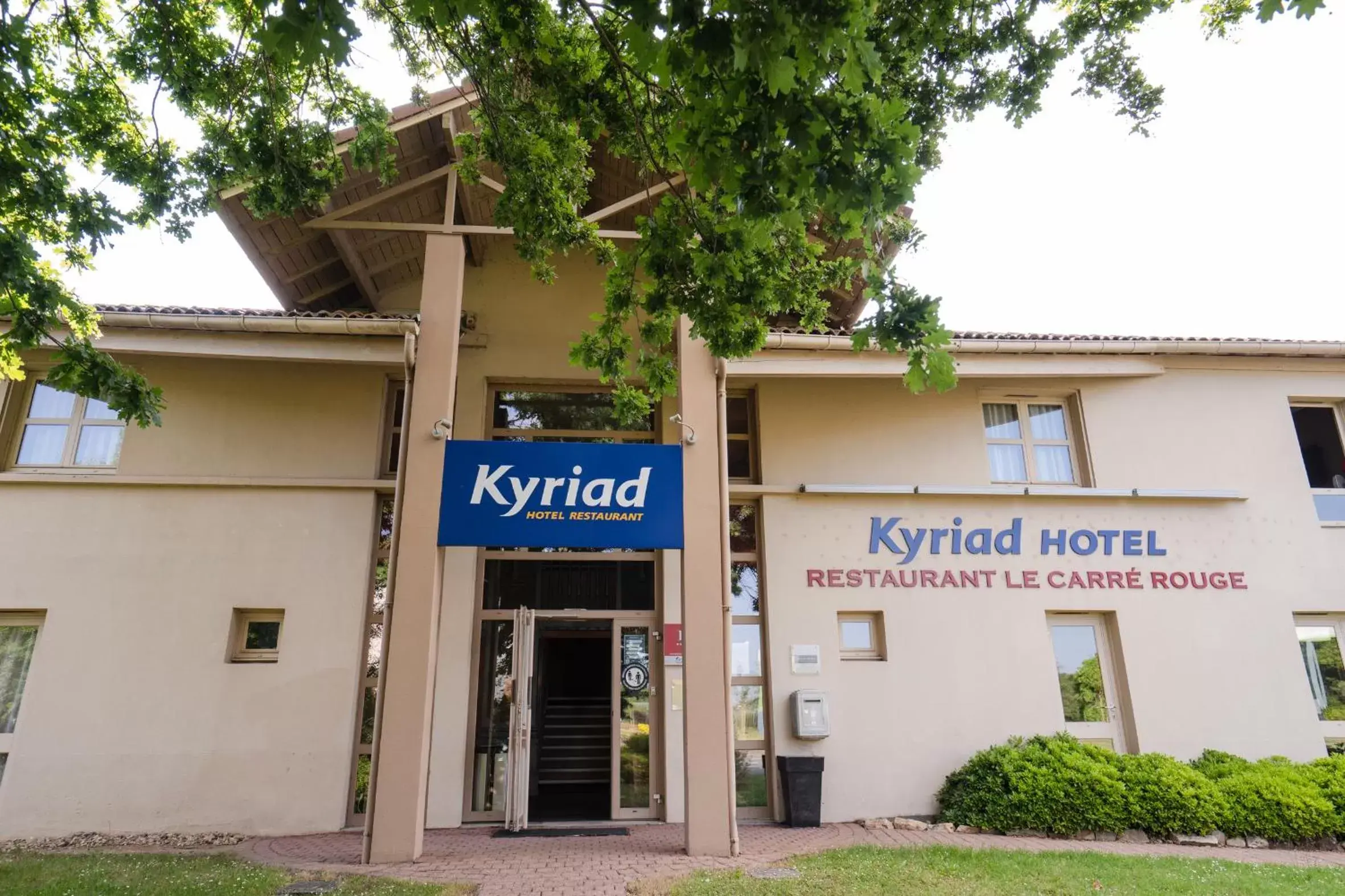 Facade/entrance, Property Building in Kyriad Cholet